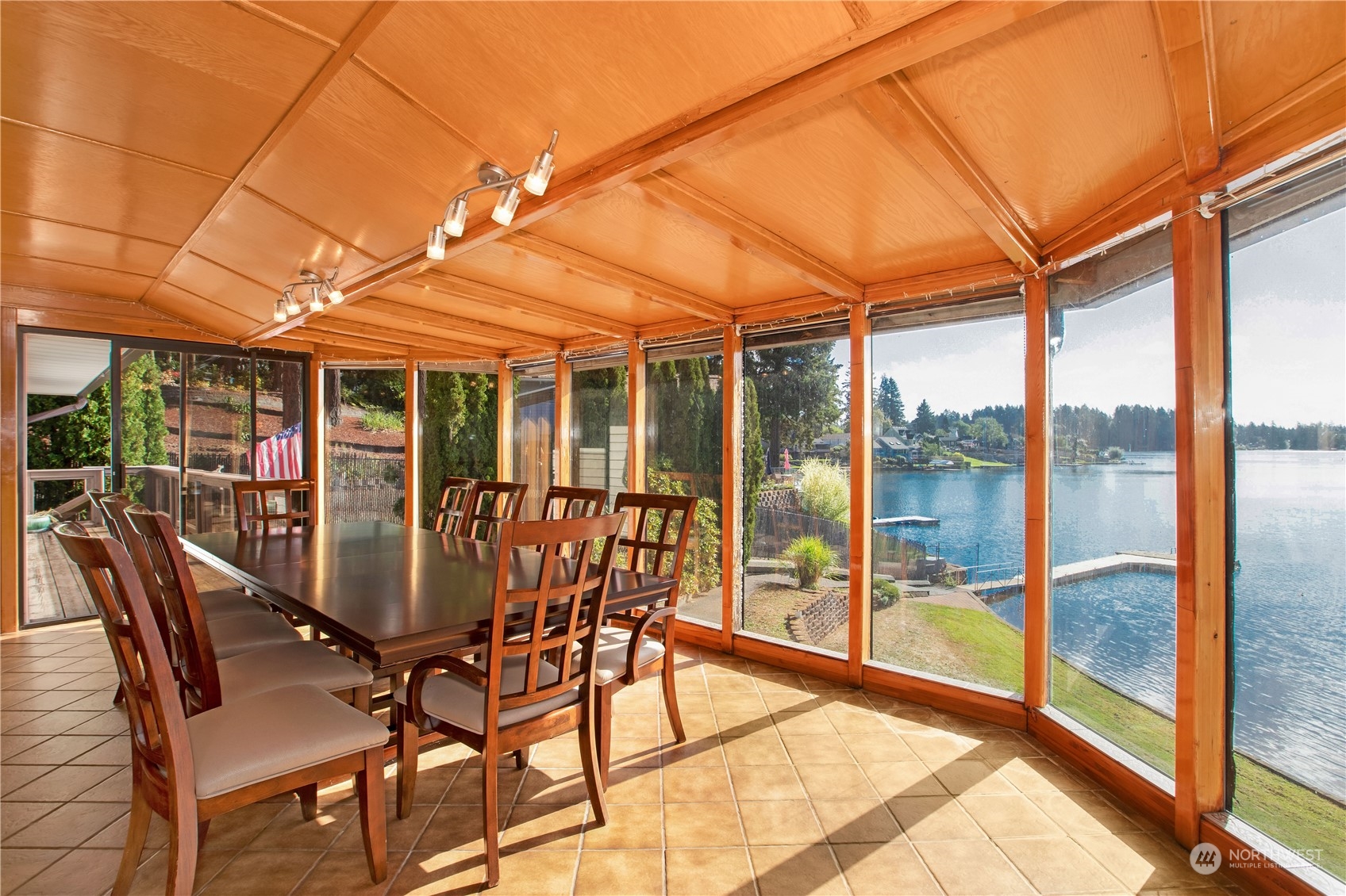 7335 Holmes Island Road SE