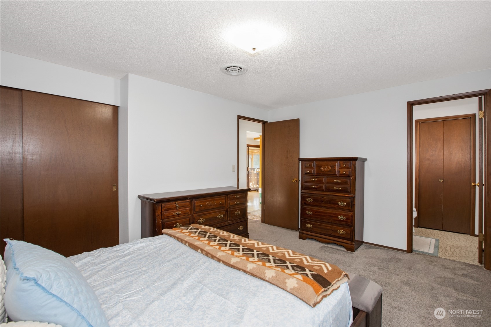 7335 Holmes Island Road SE