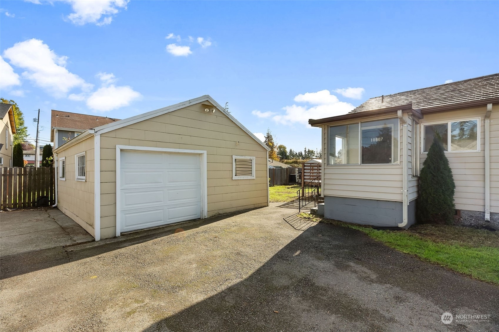 10807 Broadway Avenue S