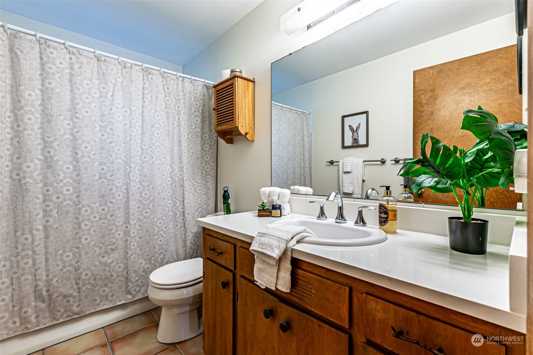 1807 N Vassault Street