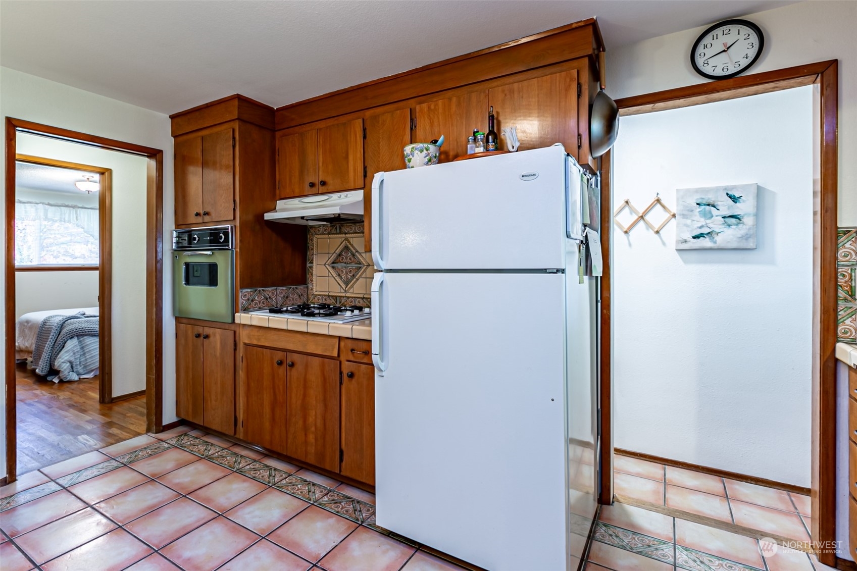 1807 N Vassault Street