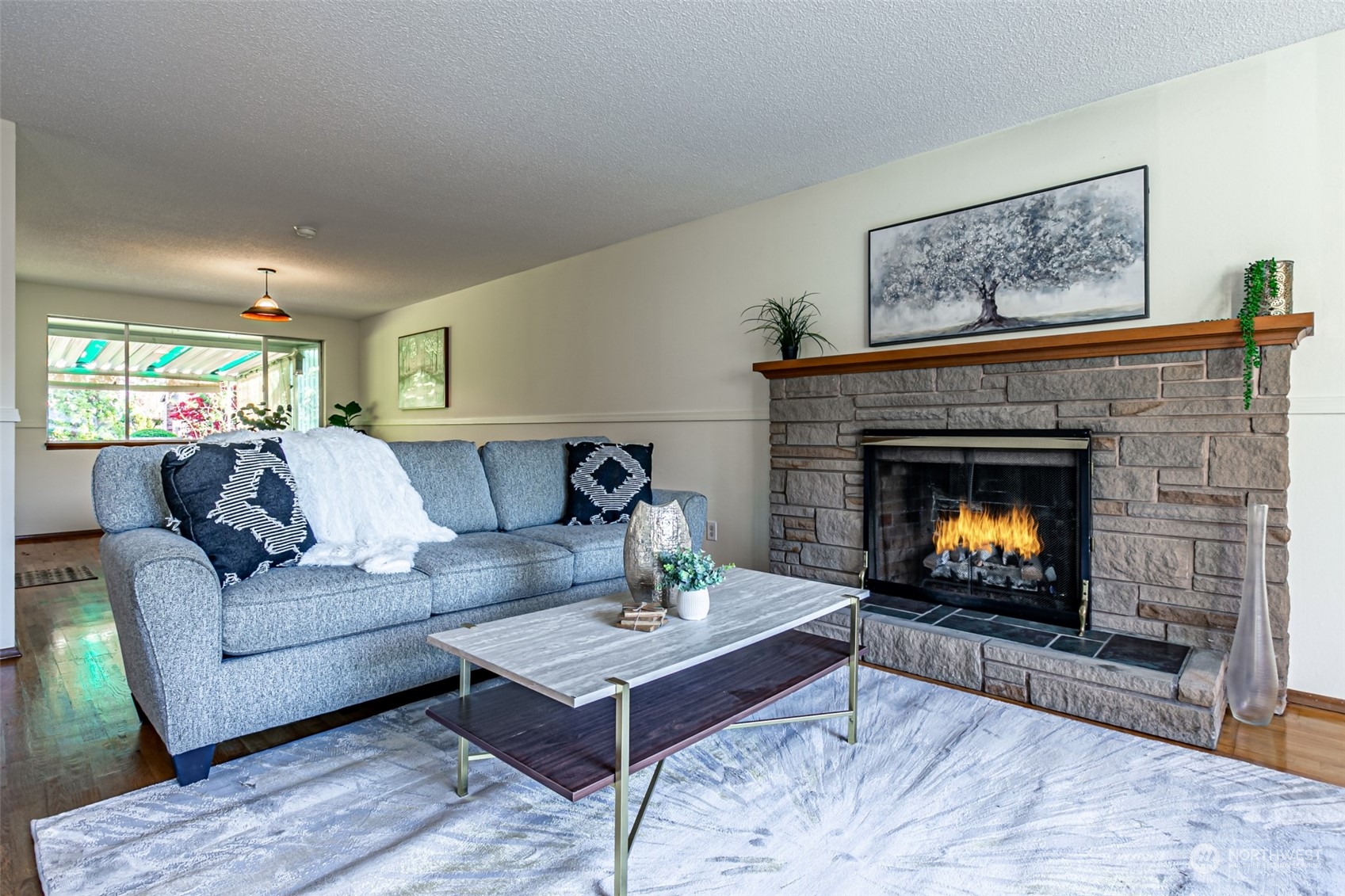 1807 N Vassault Street