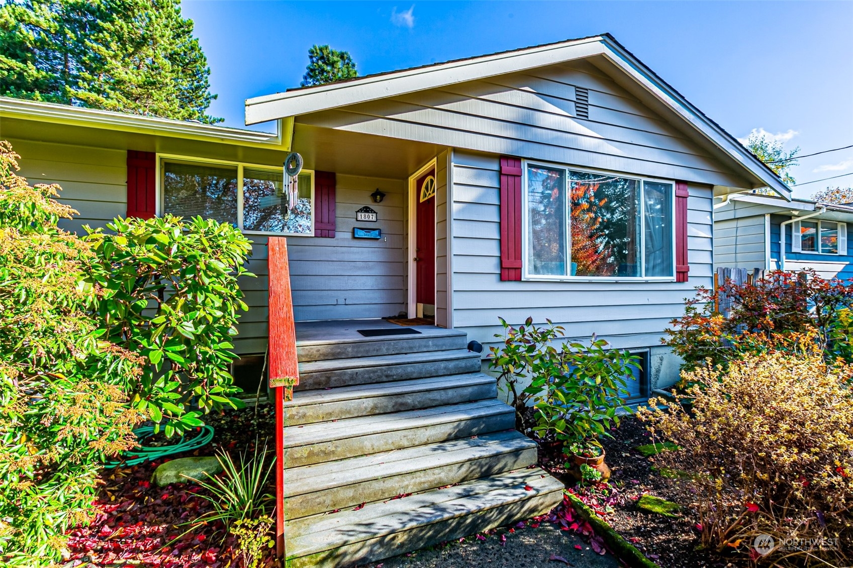 1807 N Vassault Street