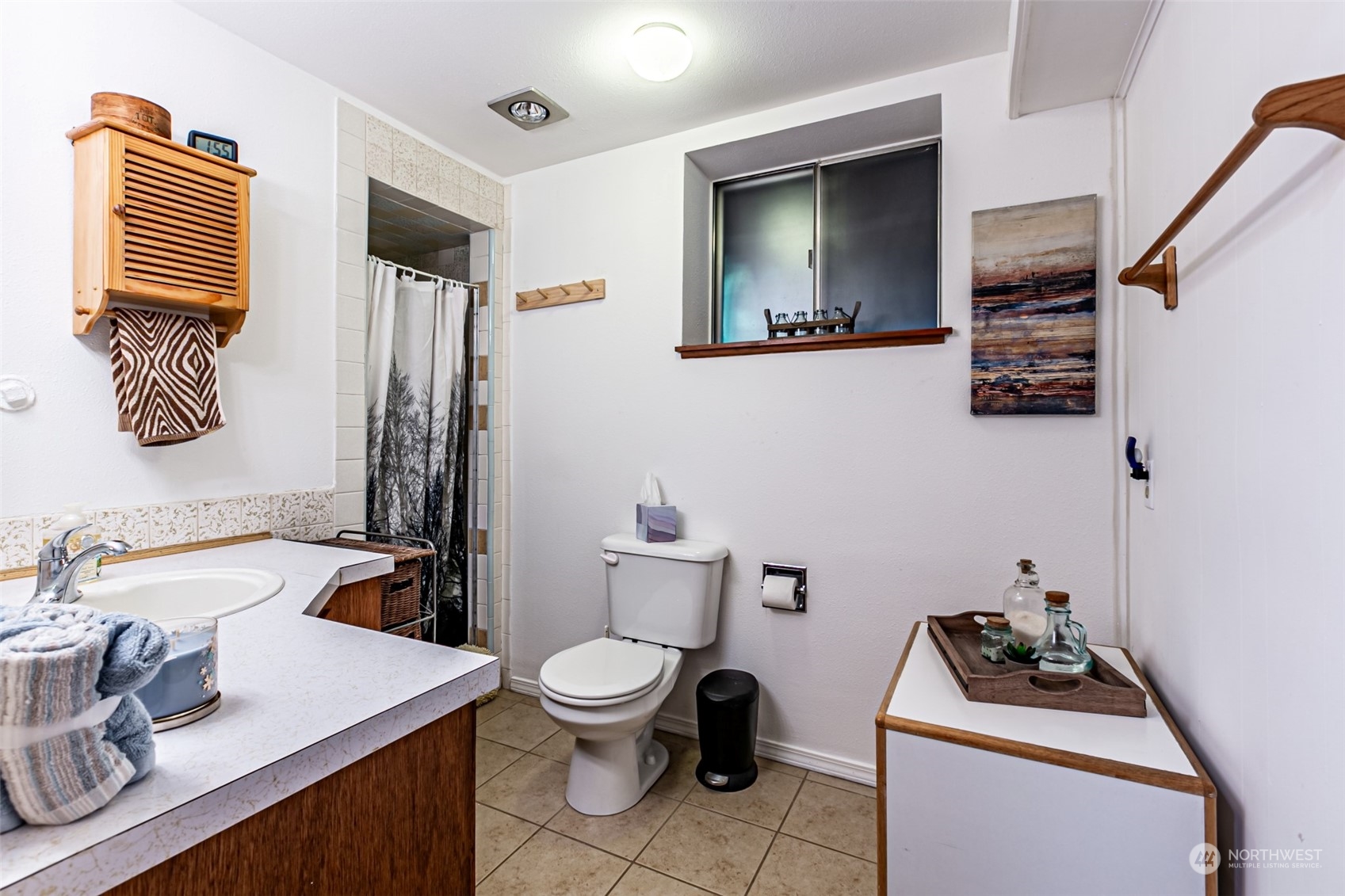 1807 N Vassault Street