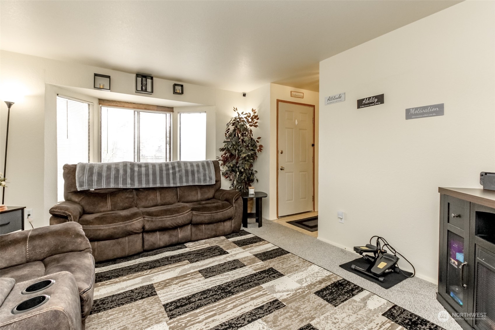 3819 151 Street Ct E