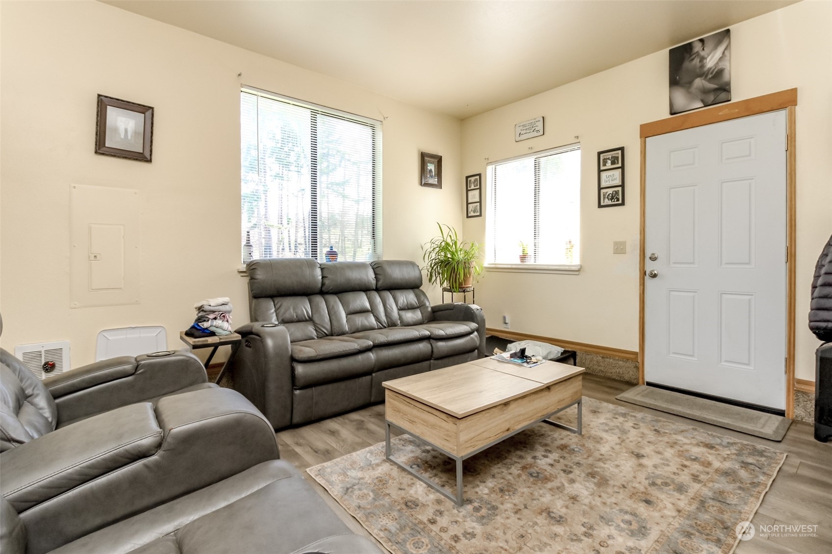 3819 151 Street Ct E