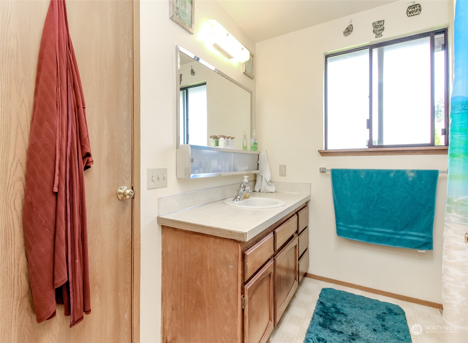 3819 151 Street Ct E