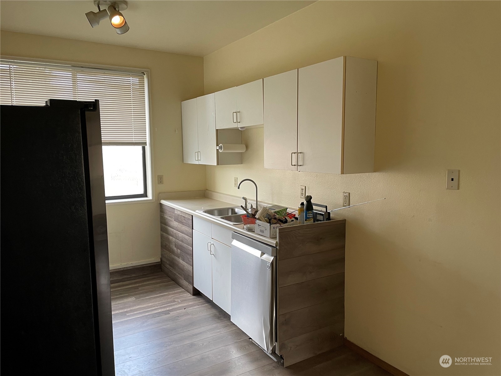 3819 151 Street Ct E