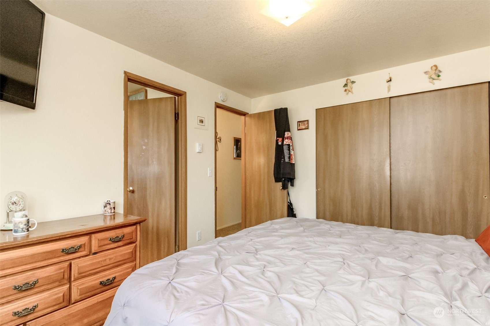 3819 151 Street Ct E