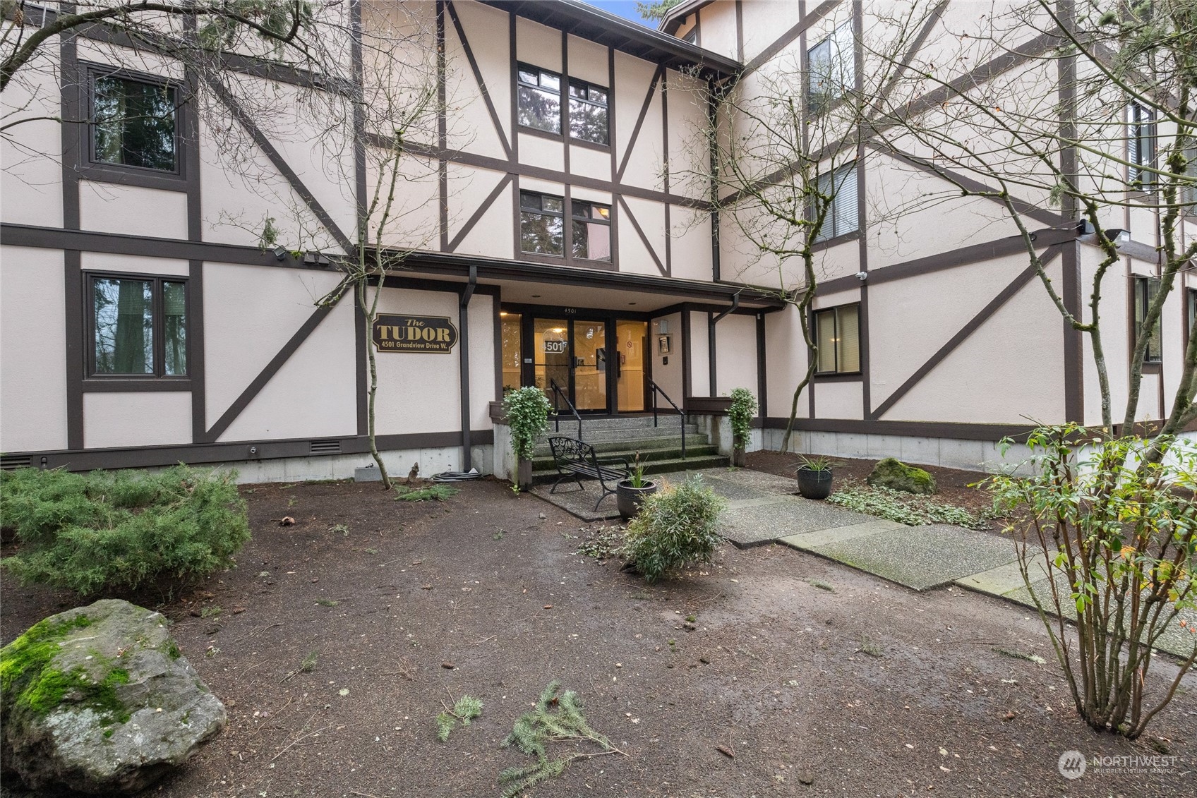 4501 Grandview Drive W #T-204