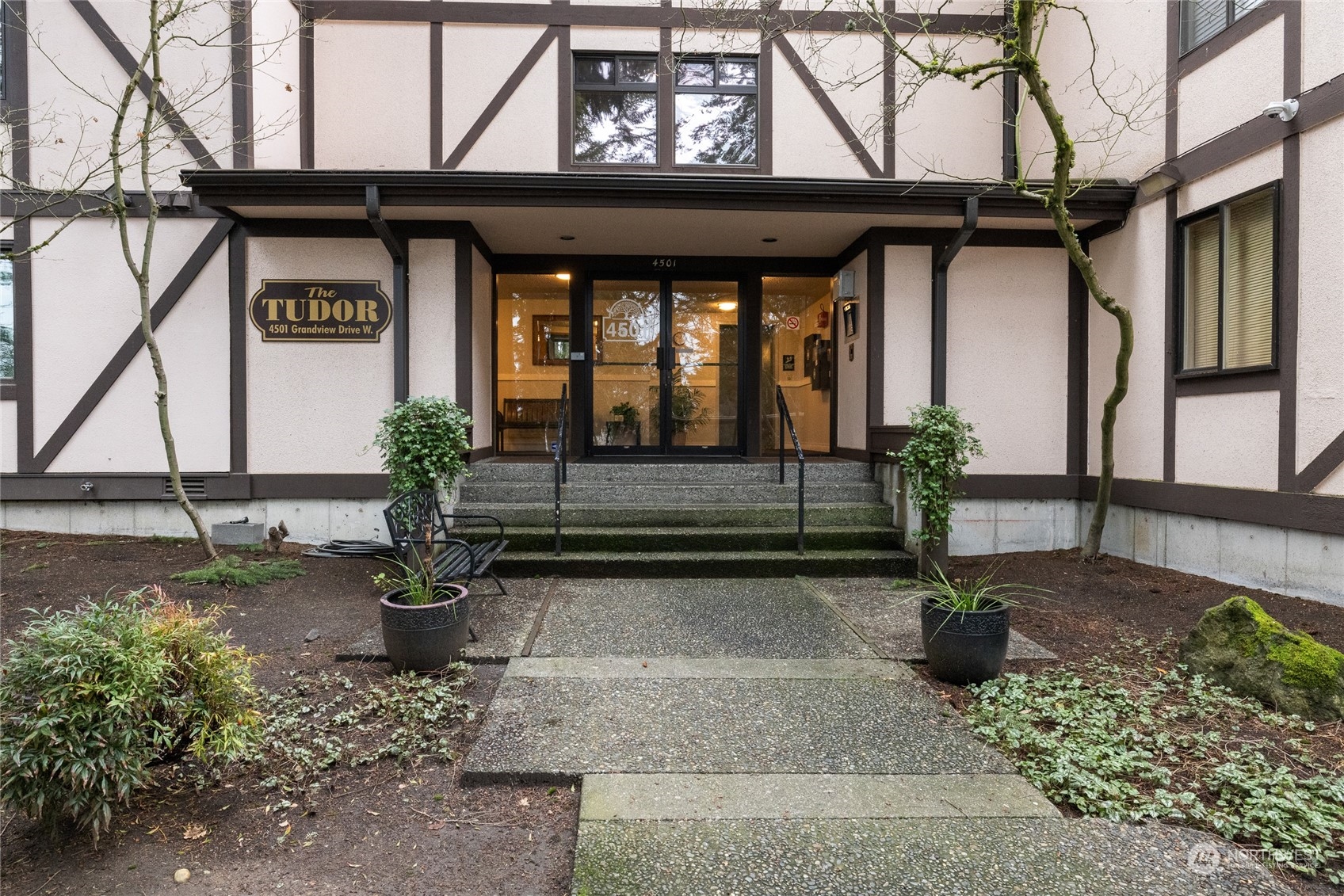 4501 Grandview Drive W #T-204