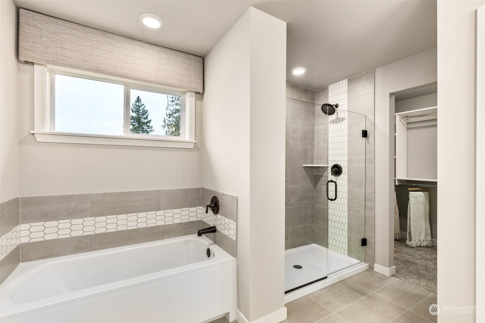 17584 NE Midnight Sun Loop