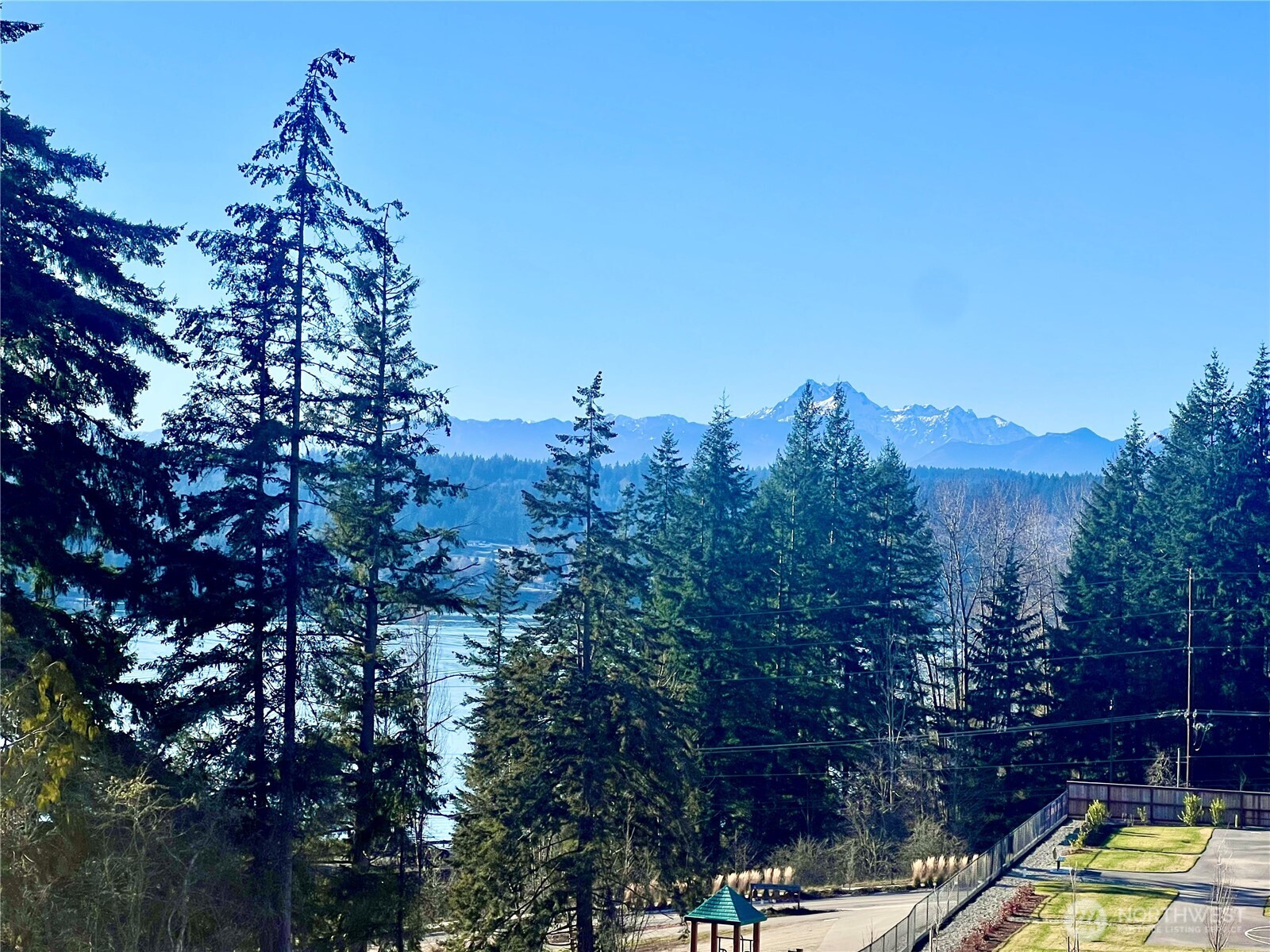 17584 NE Midnight Sun Loop