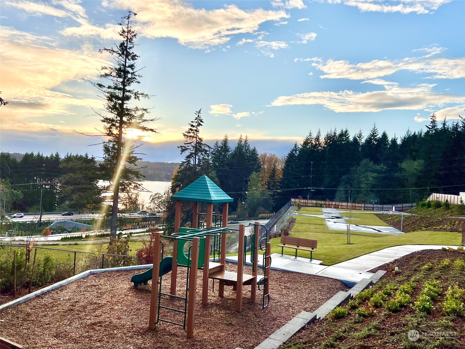 17584 NE Midnight Sun Loop