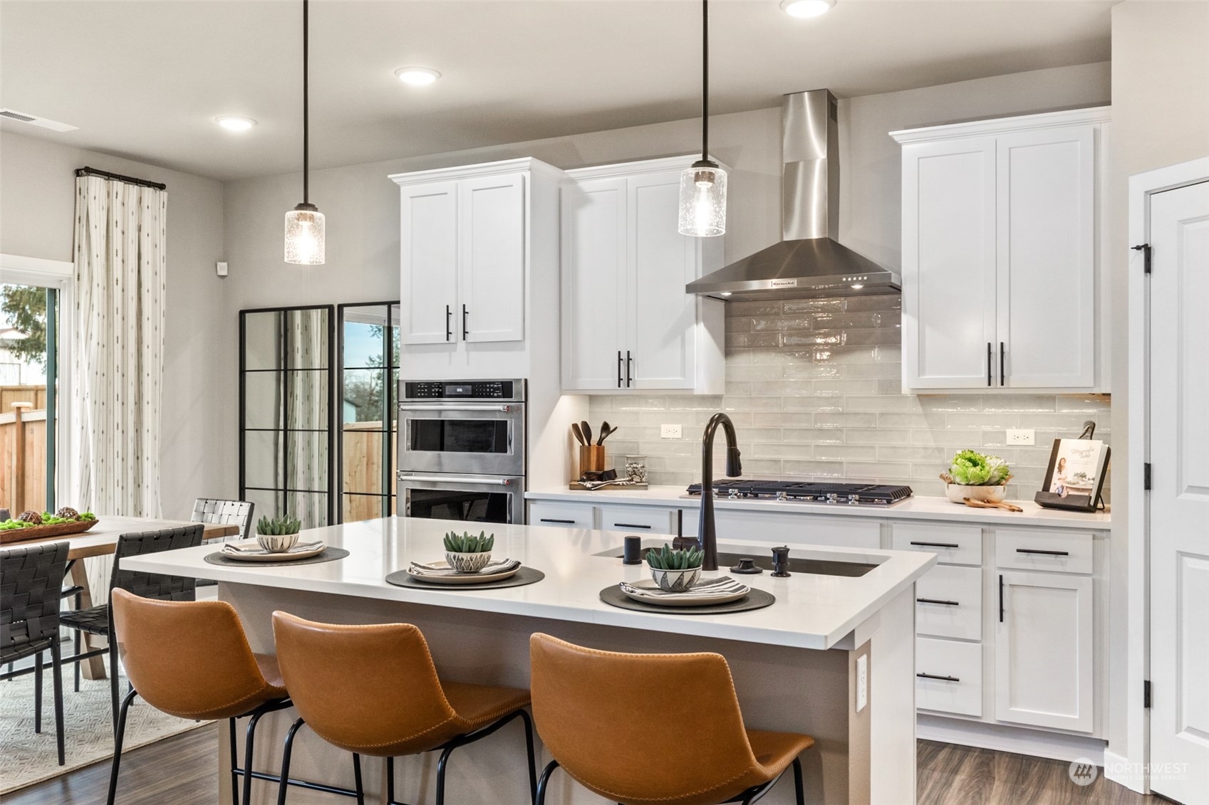 17584 NE Midnight Sun Loop