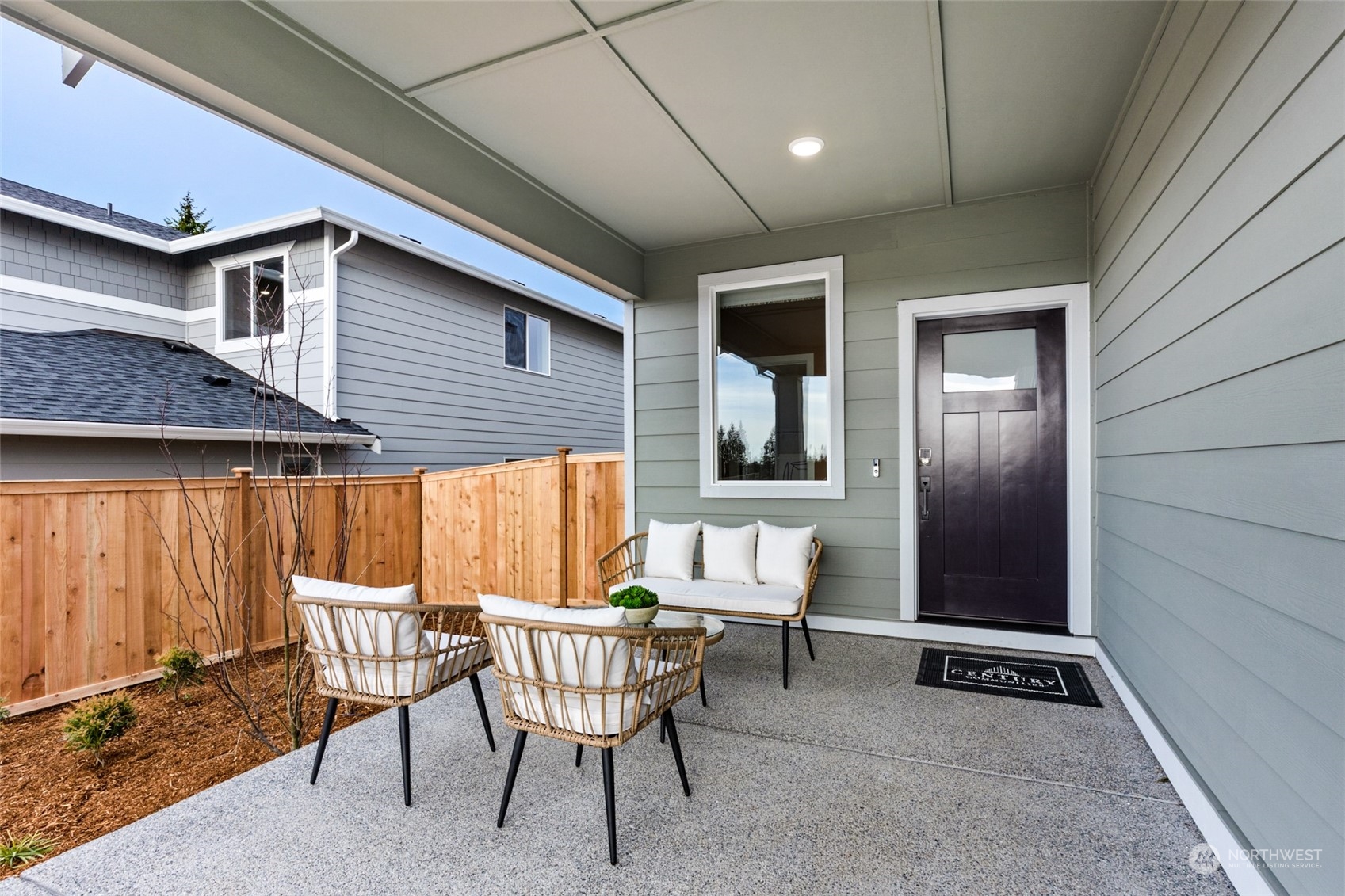 17584 NE Midnight Sun Loop