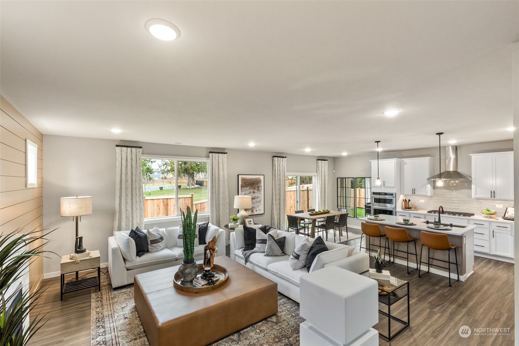 17584 NE Midnight Sun Loop