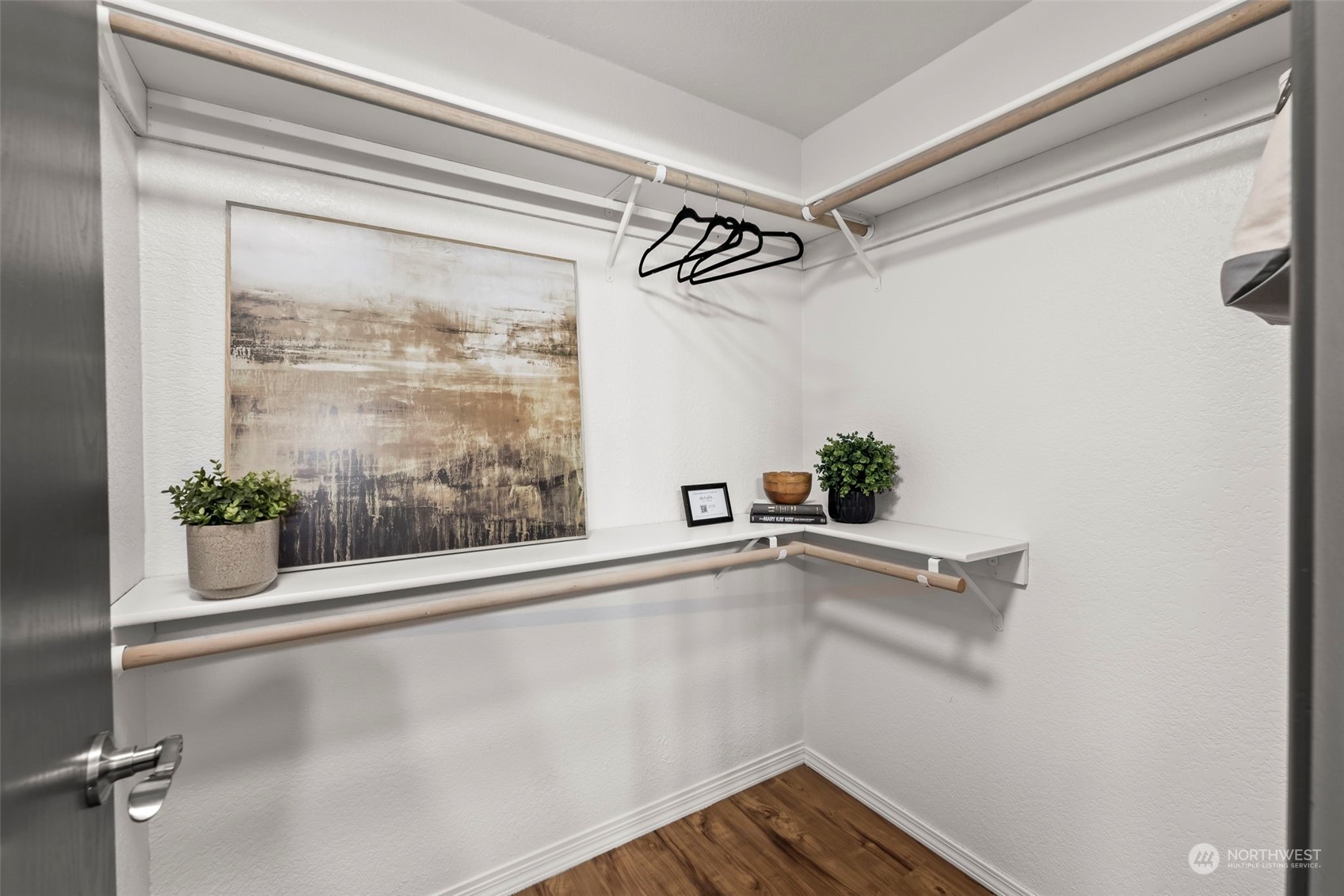 4002 Hollywood Drive NE