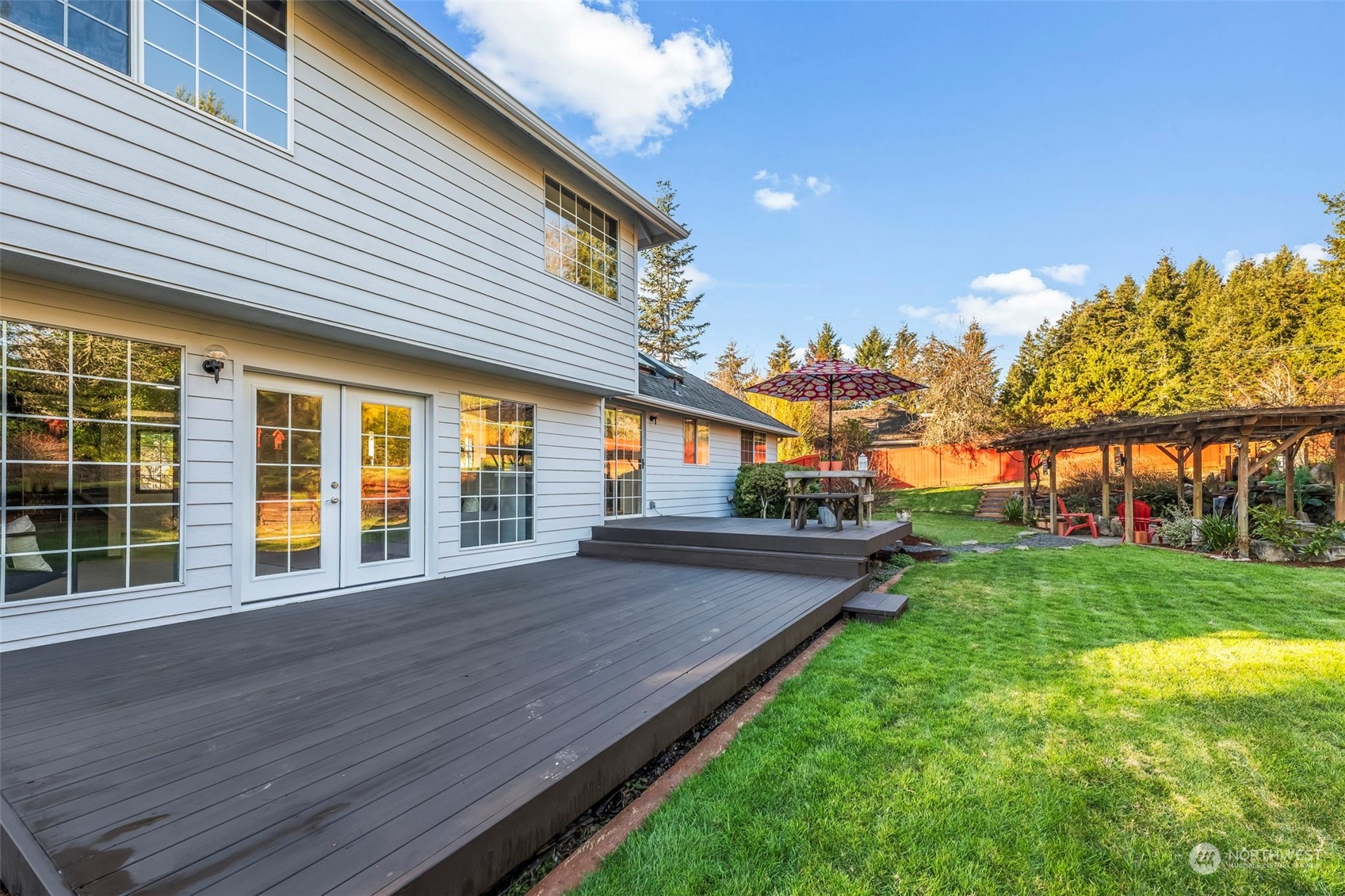 4002 Hollywood Drive NE