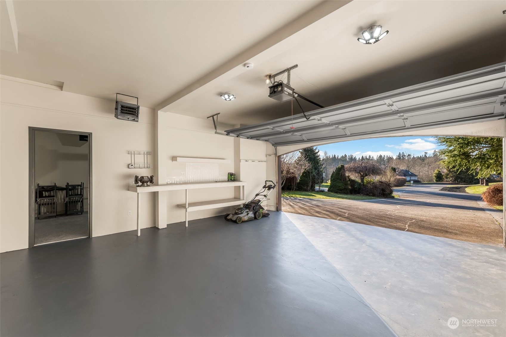 4002 Hollywood Drive NE