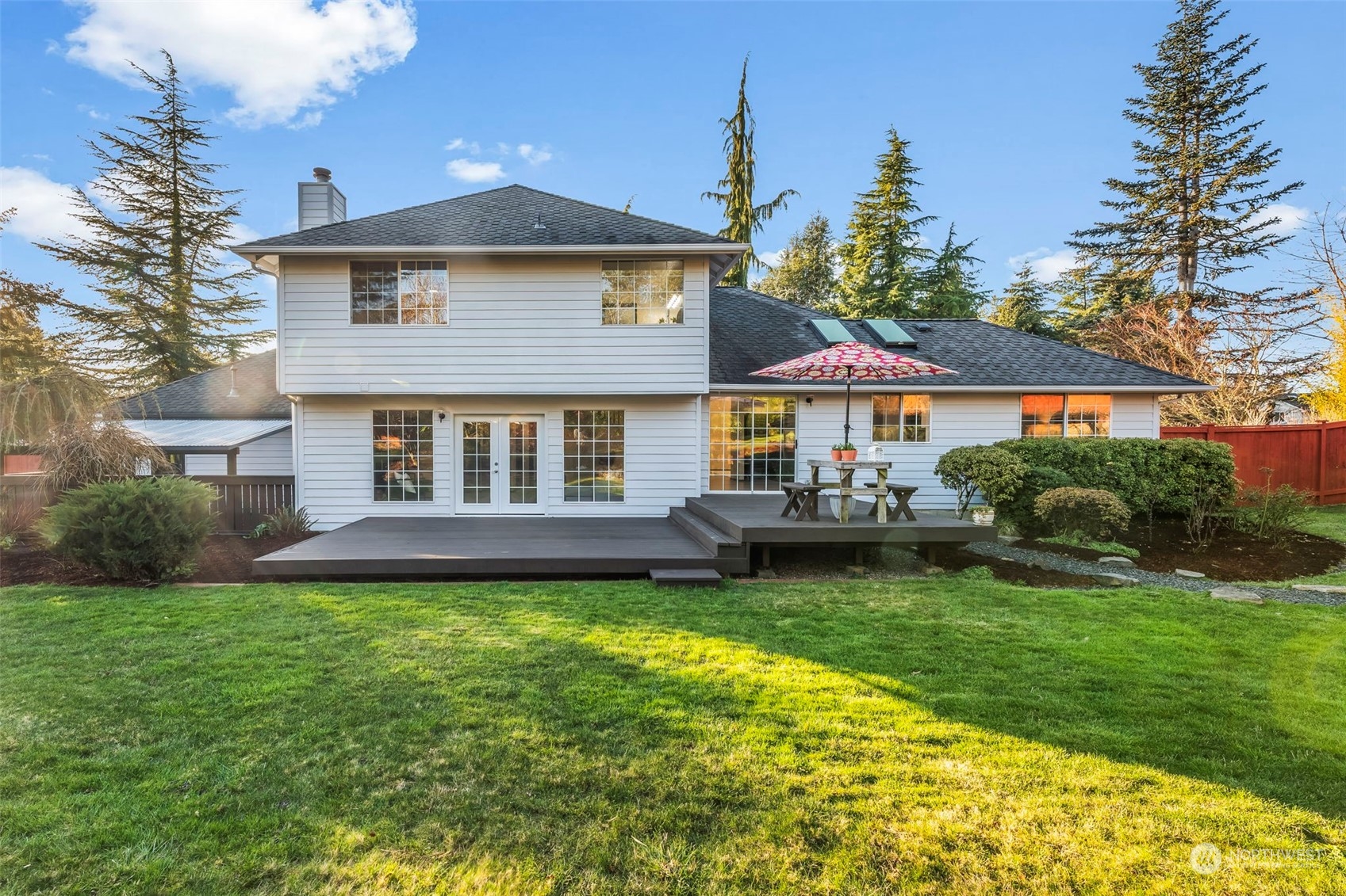 4002 Hollywood Drive NE