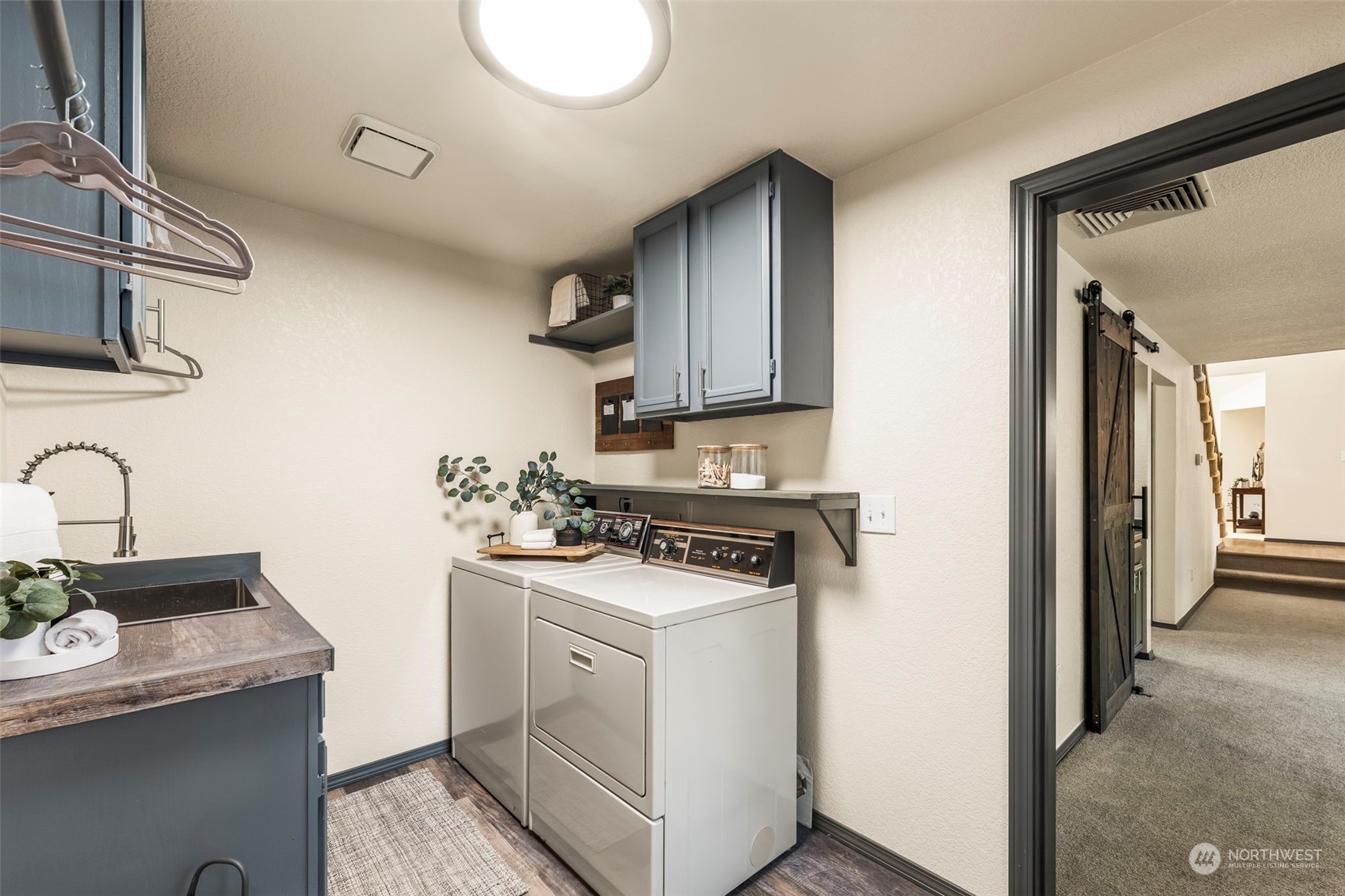 4002 Hollywood Drive NE