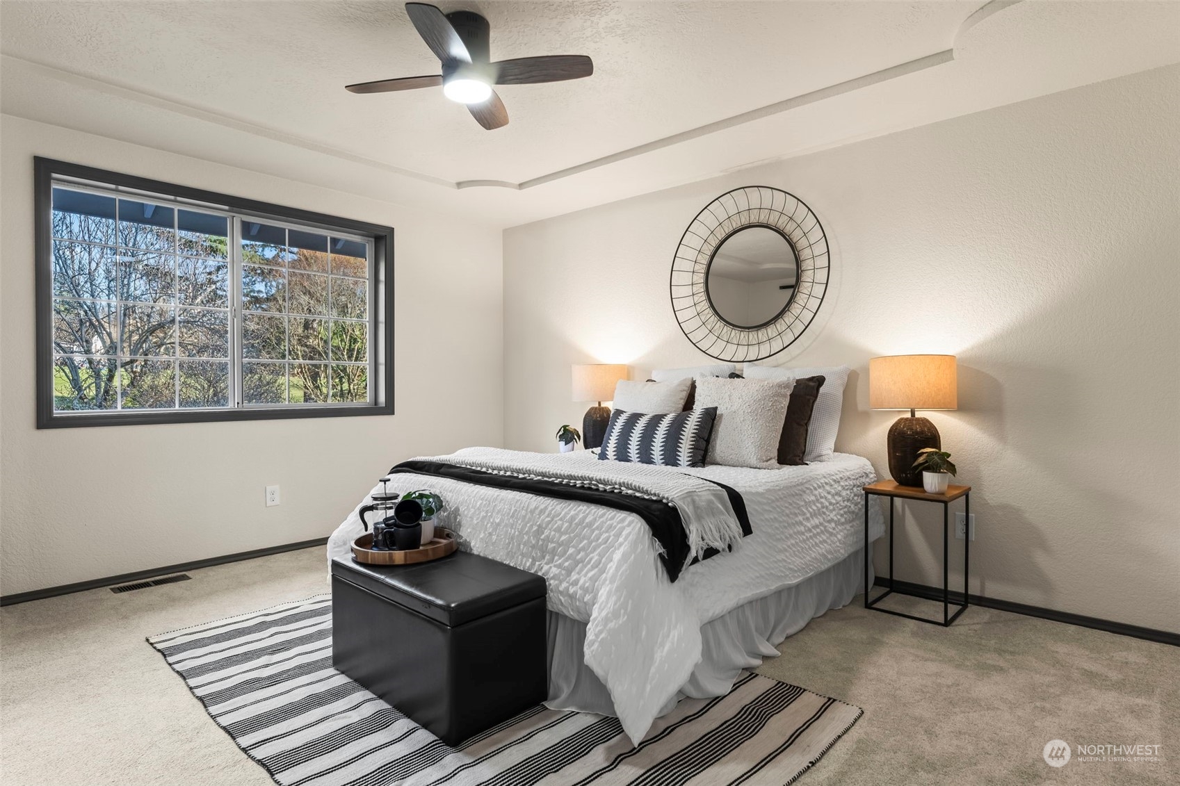 4002 Hollywood Drive NE