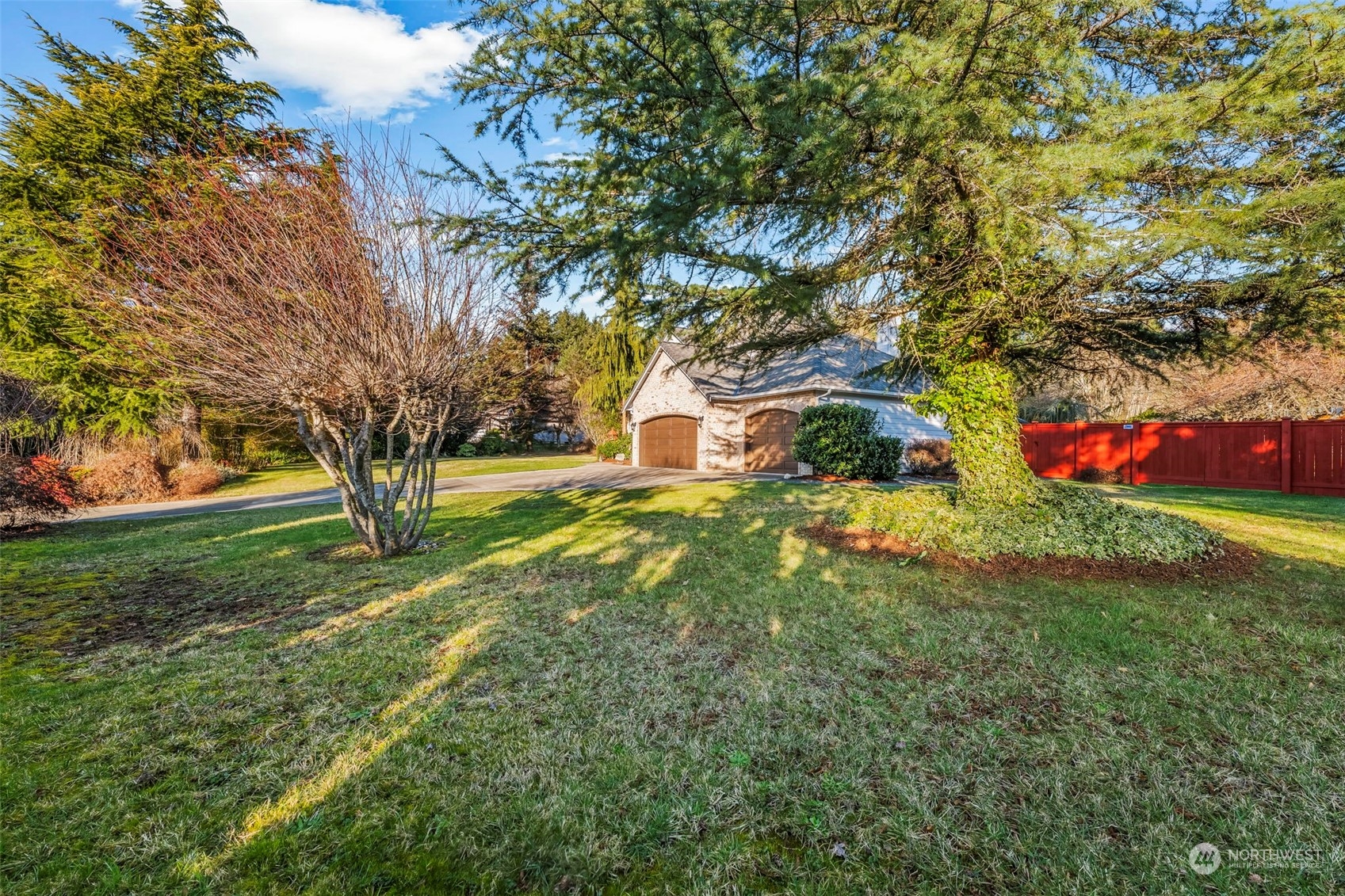 4002 Hollywood Drive NE