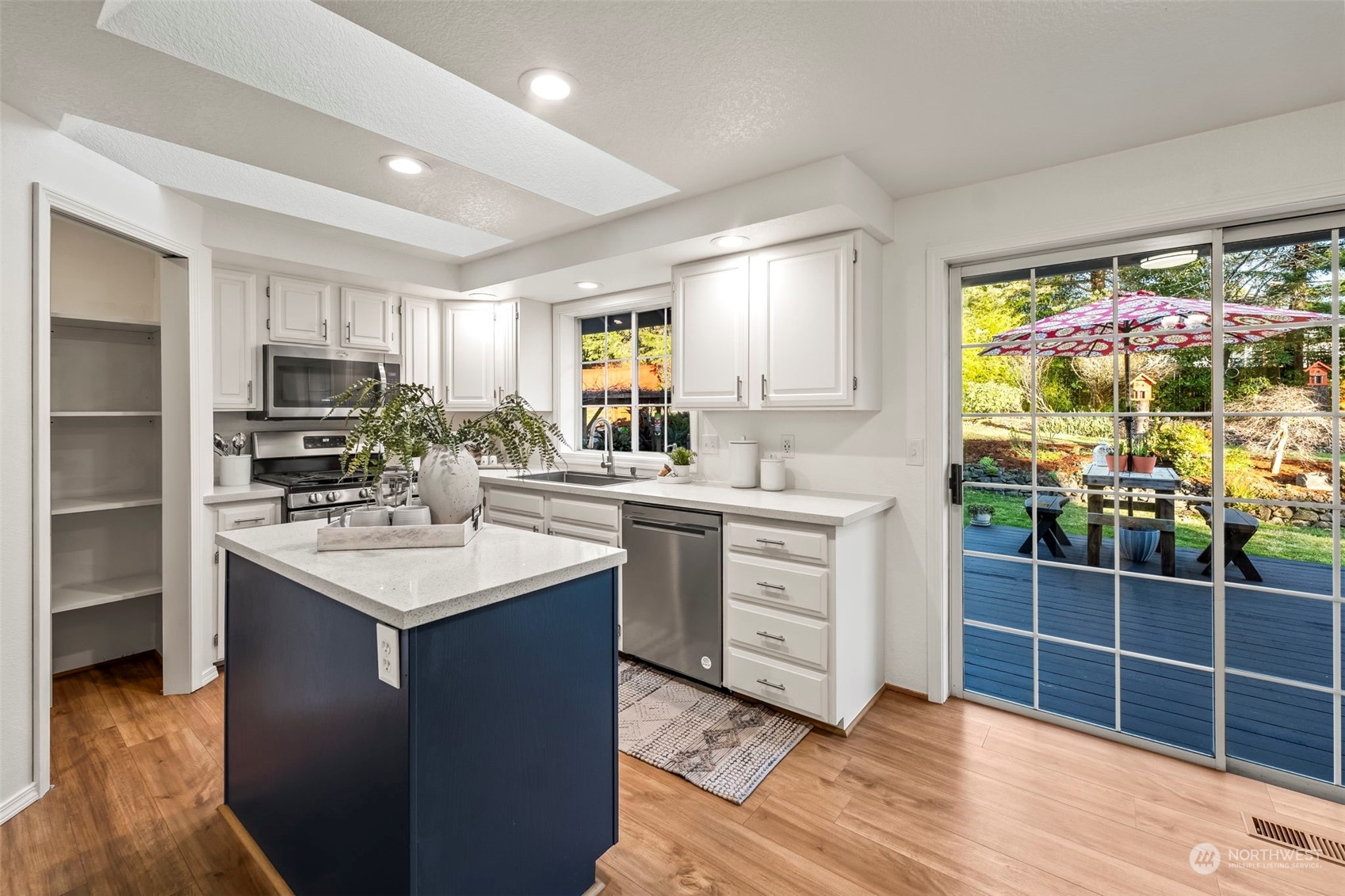 4002 Hollywood Drive NE