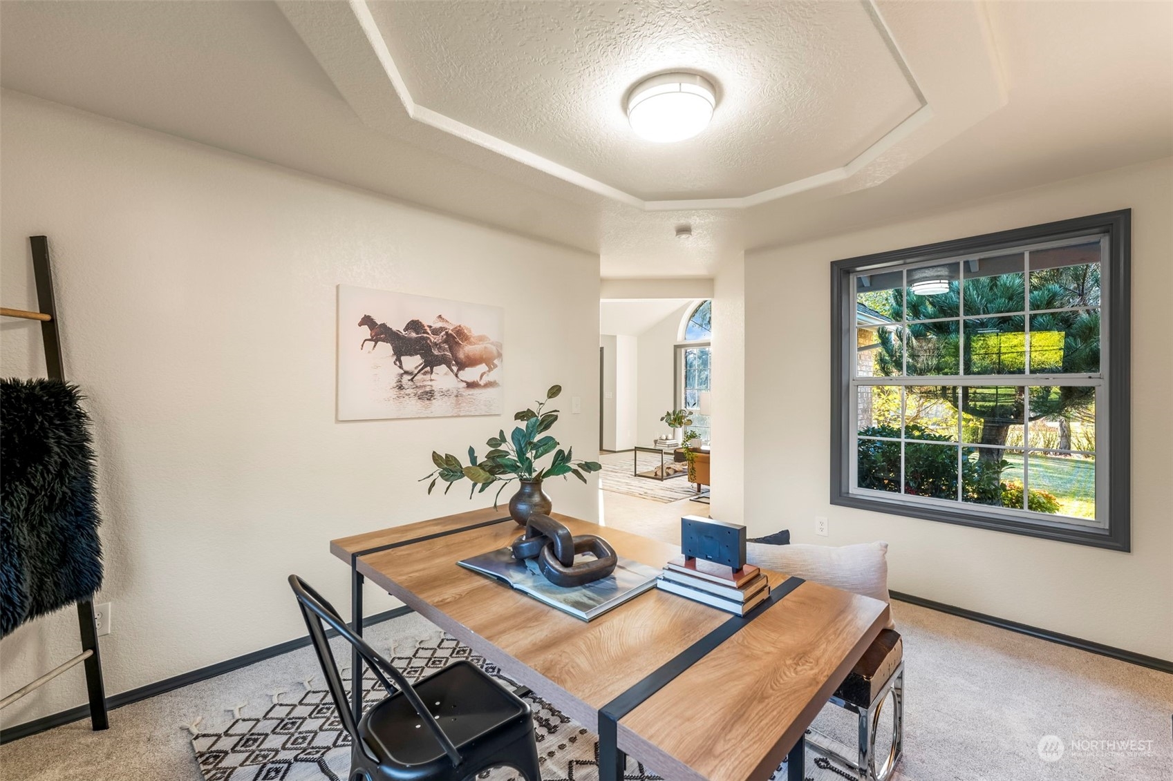 4002 Hollywood Drive NE