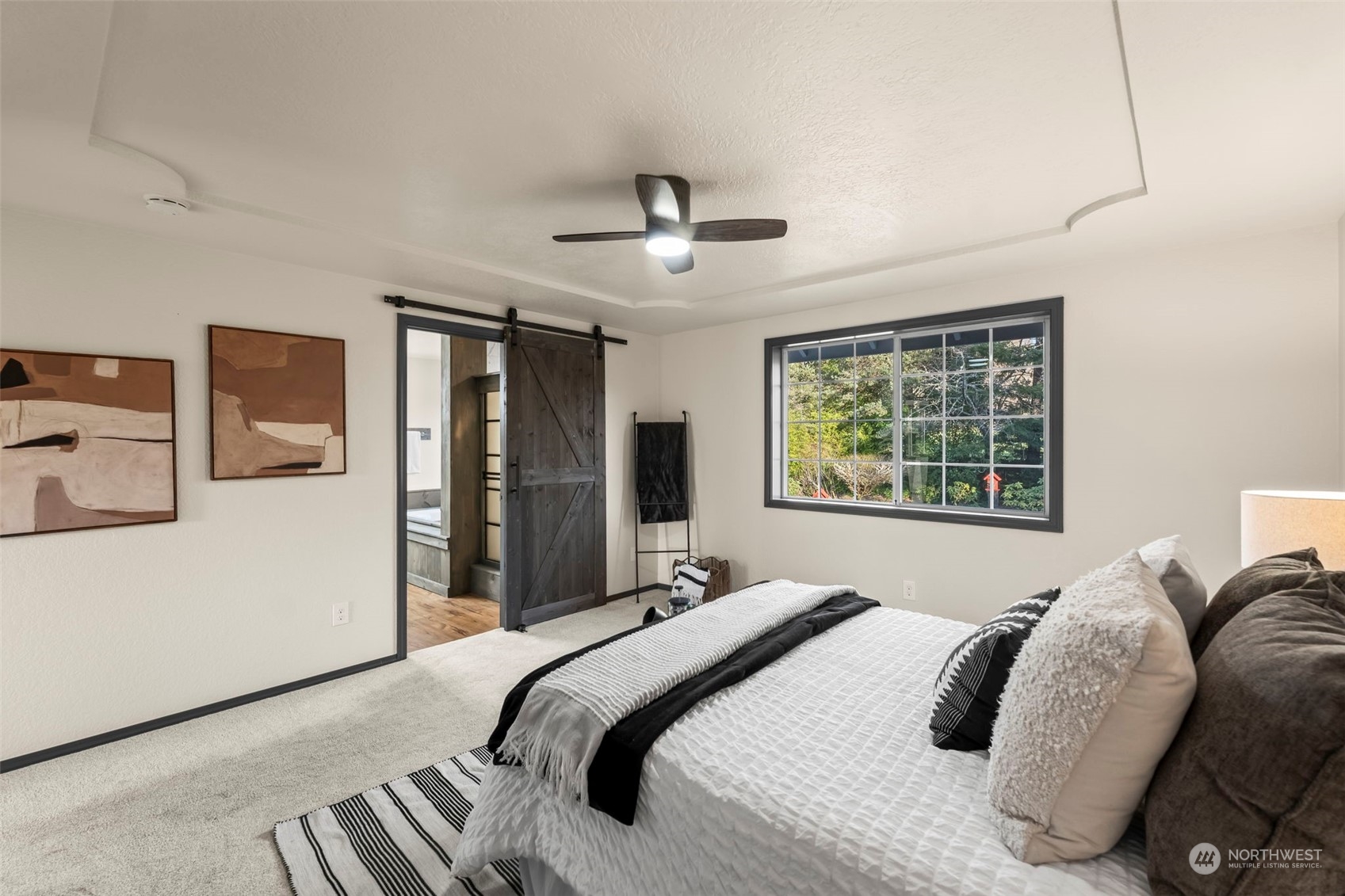 4002 Hollywood Drive NE