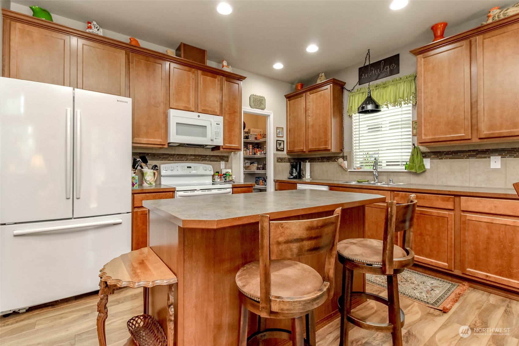 502 Grass Lake Street NW