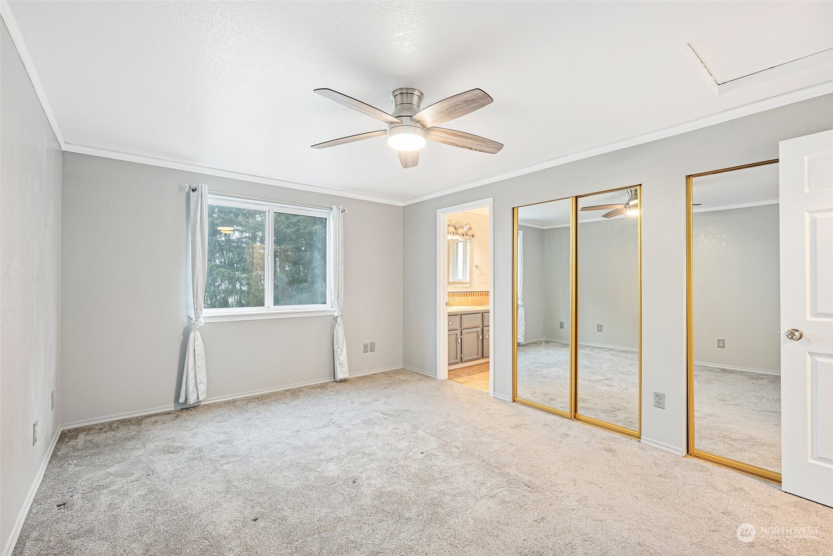 1117 Pinedrop Loop SE
