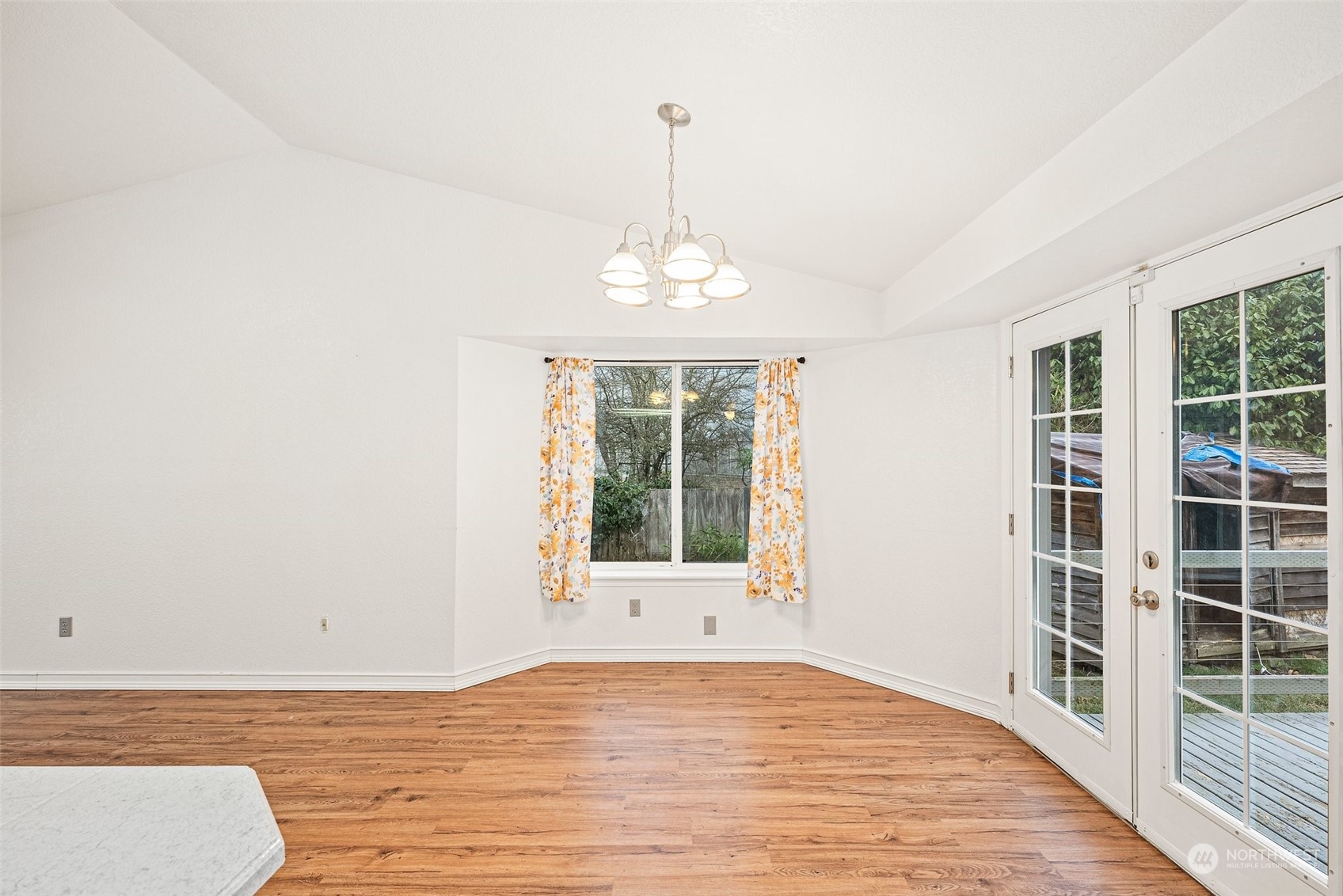 1117 Pinedrop Loop SE