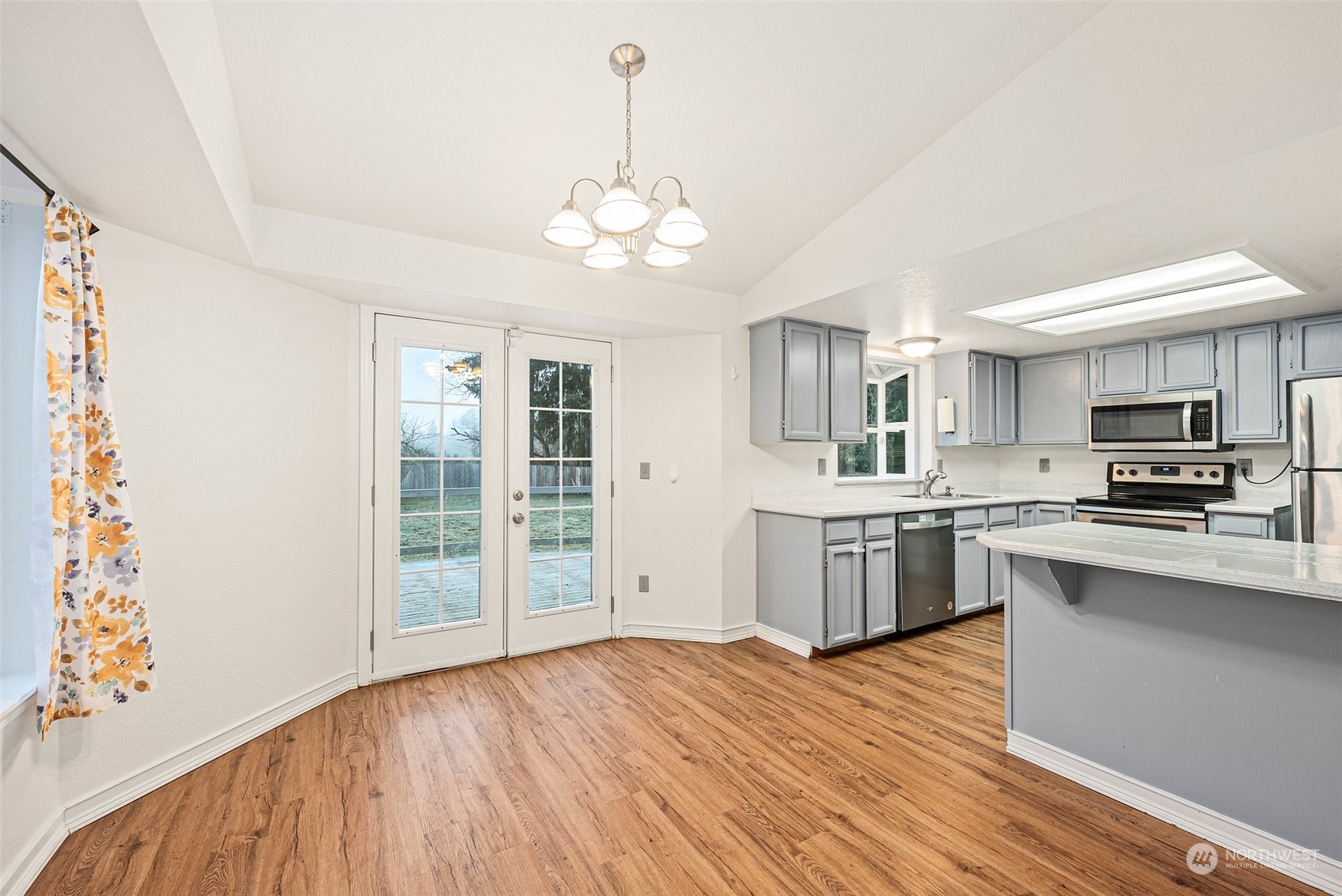 1117 Pinedrop Loop SE