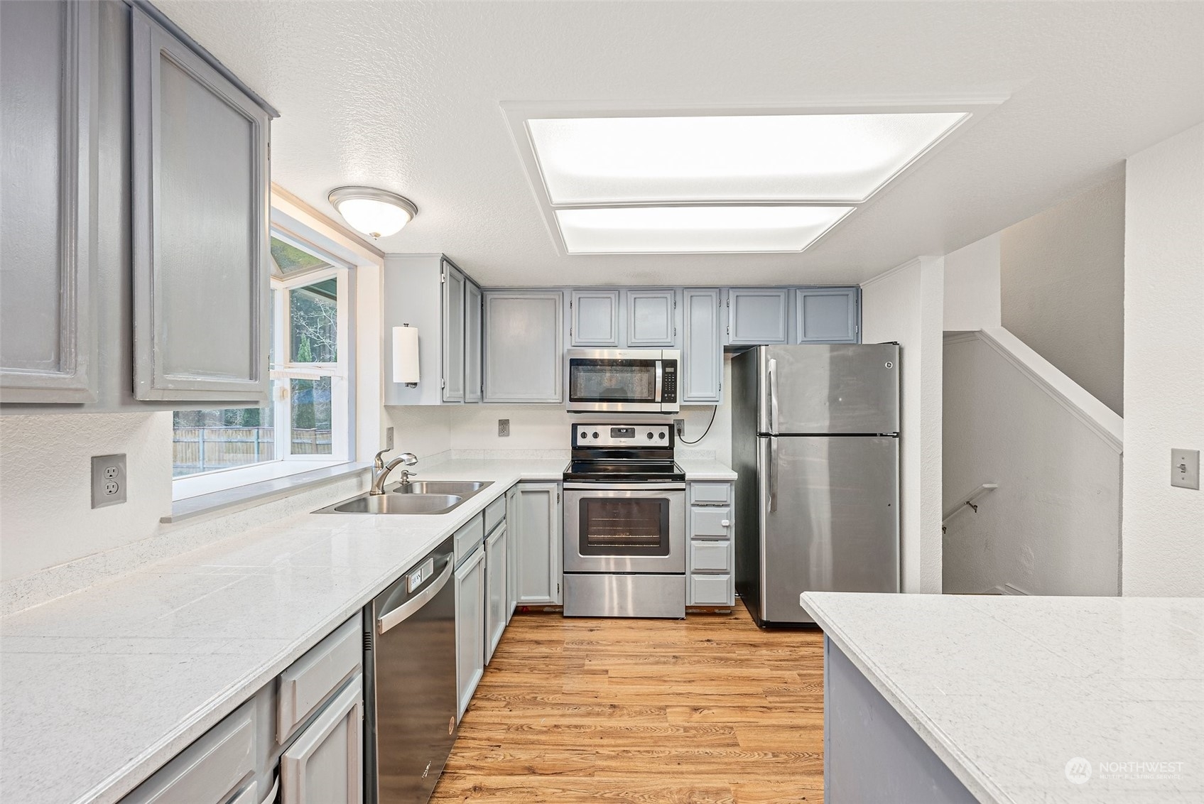 1117 Pinedrop Loop SE