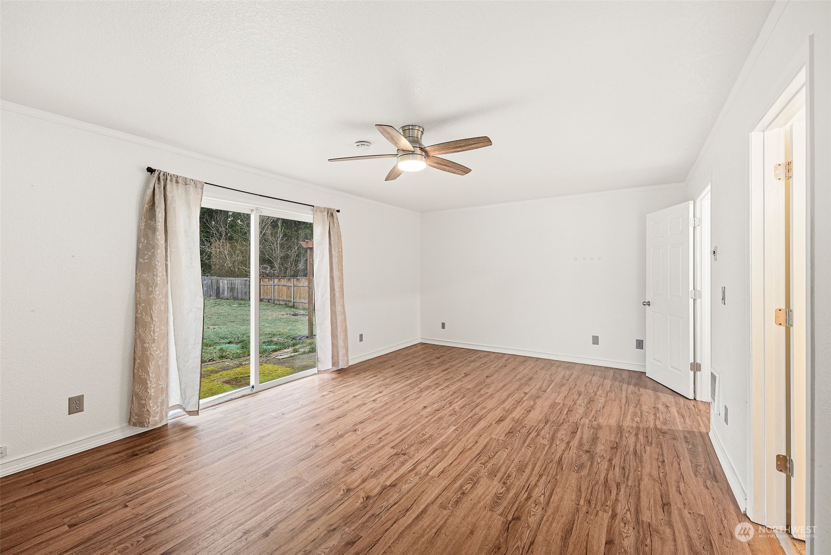 1117 Pinedrop Loop SE