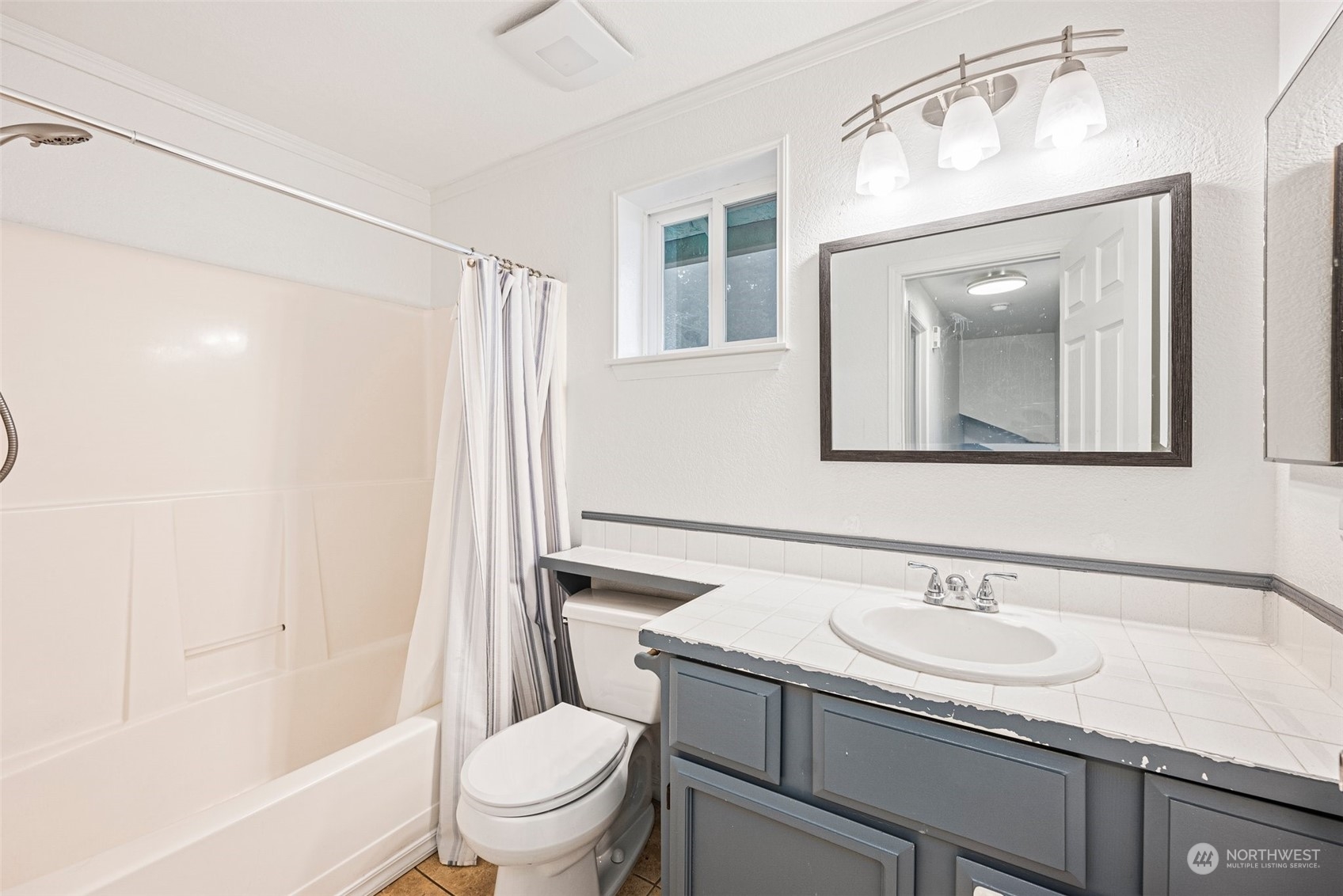 1117 Pinedrop Loop SE