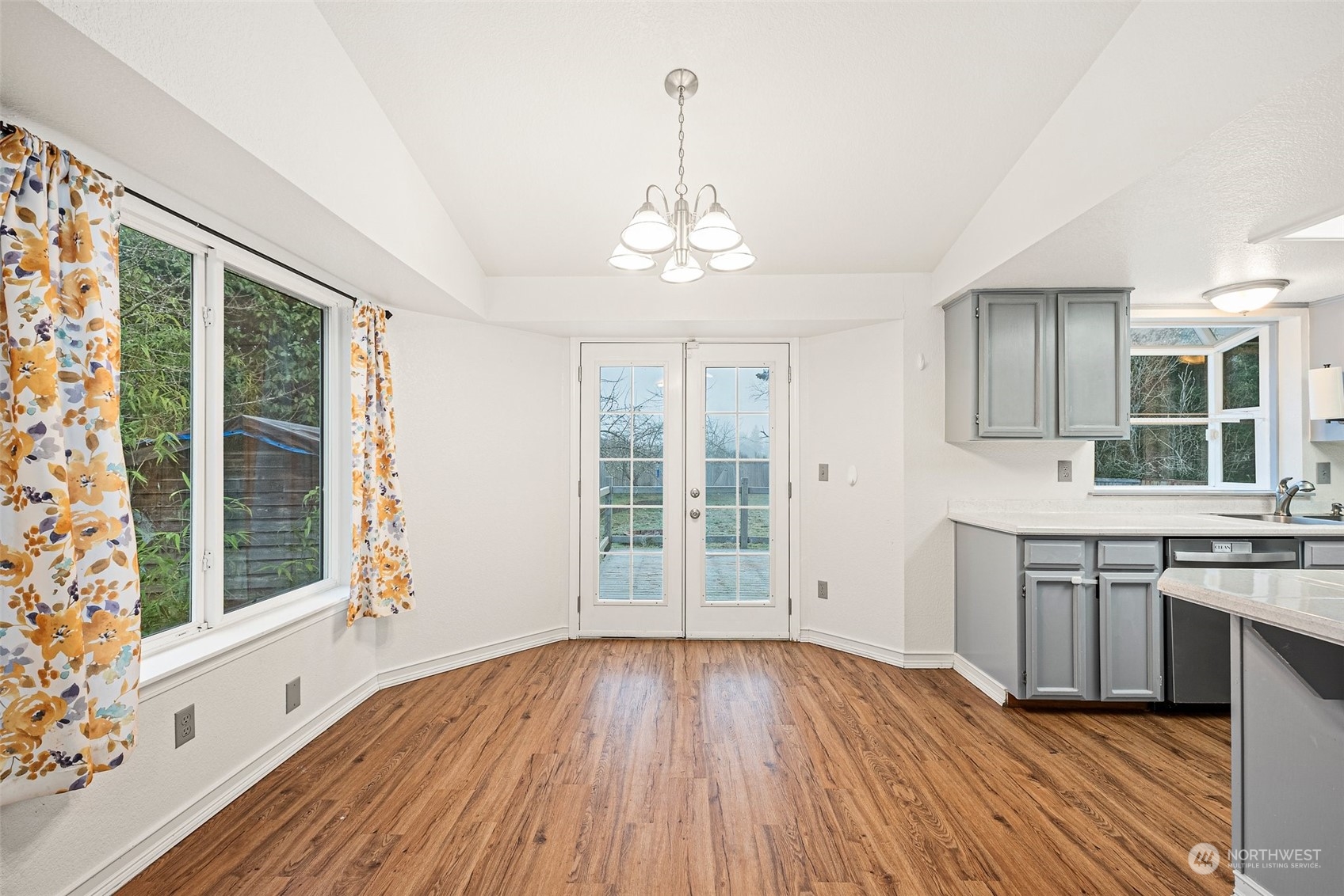 1117 Pinedrop Loop SE
