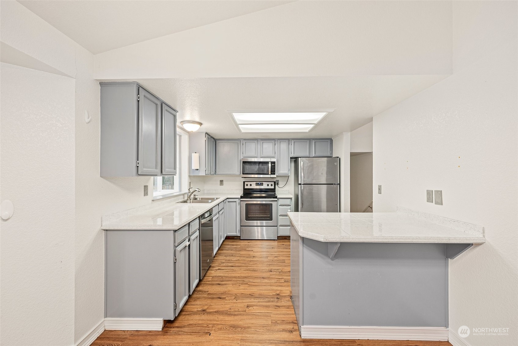 1117 Pinedrop Loop SE