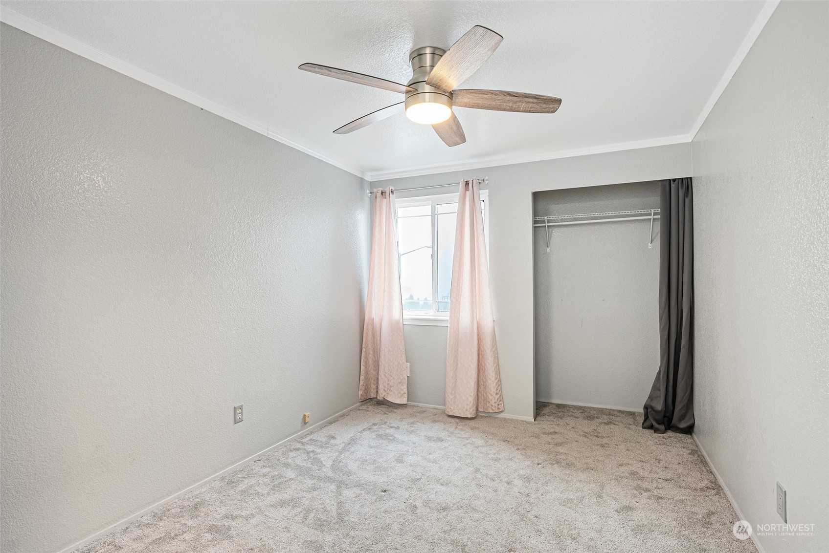 1117 Pinedrop Loop SE