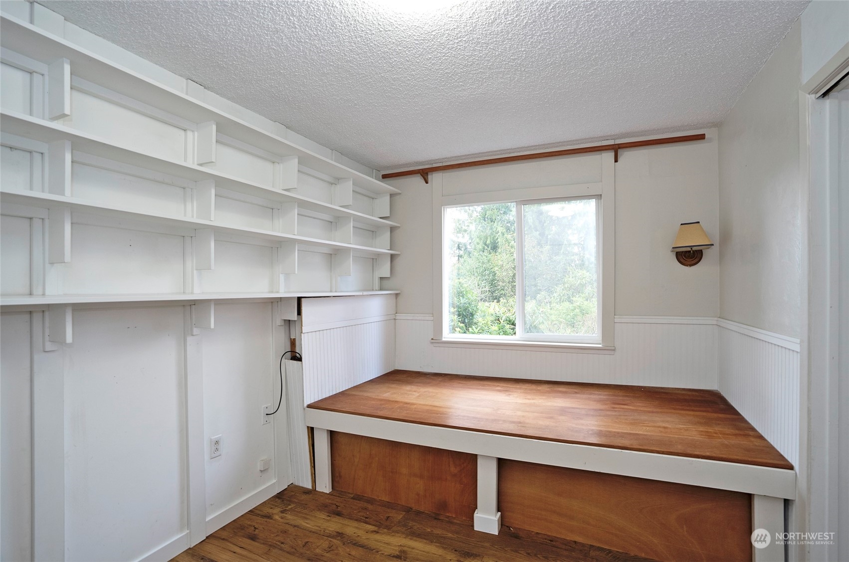 4633 Glenwood Avenue