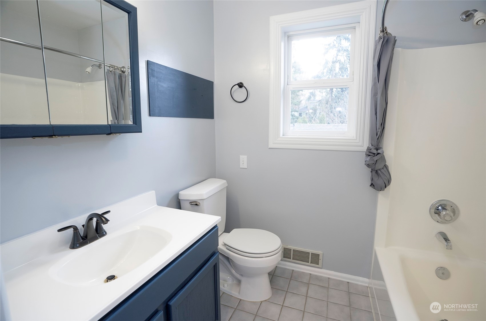 4633 Glenwood Avenue