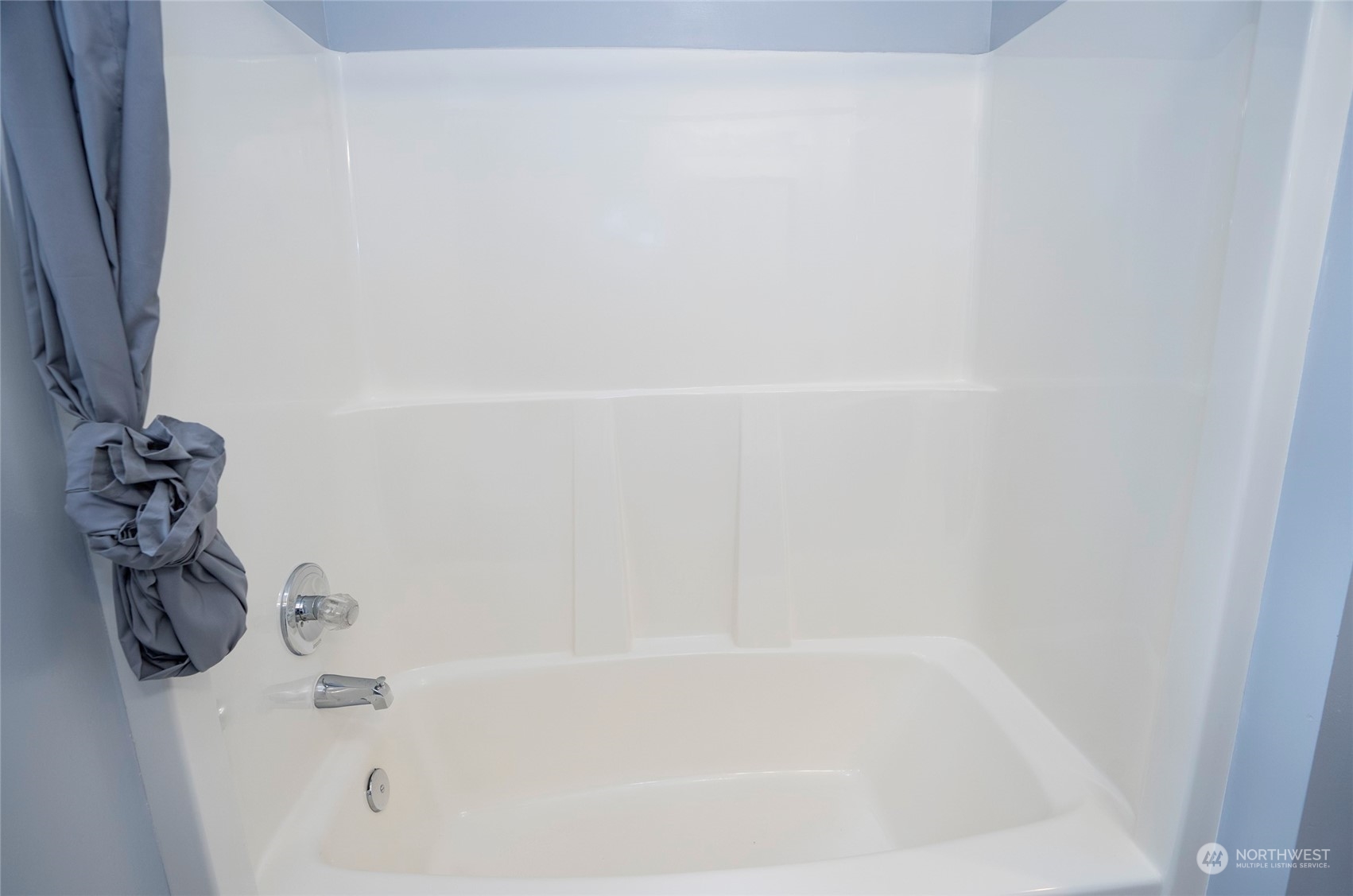 4633 Glenwood Avenue