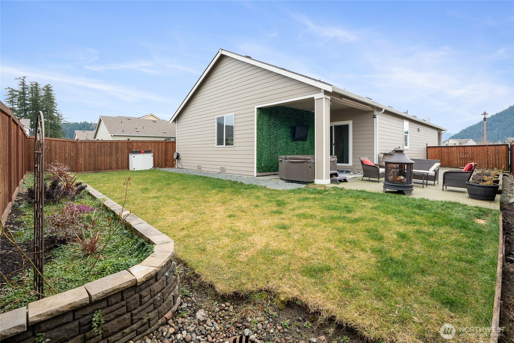 601 Petersen Drive E