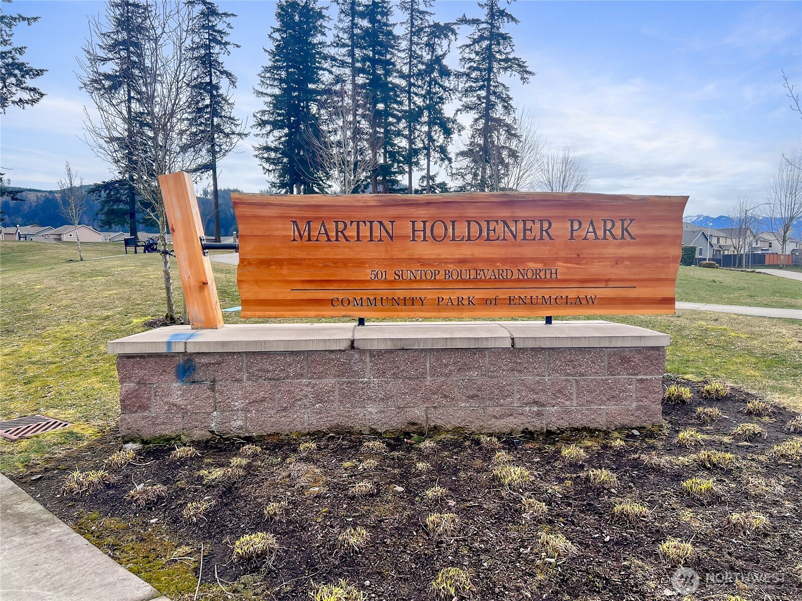 601 Petersen Drive E