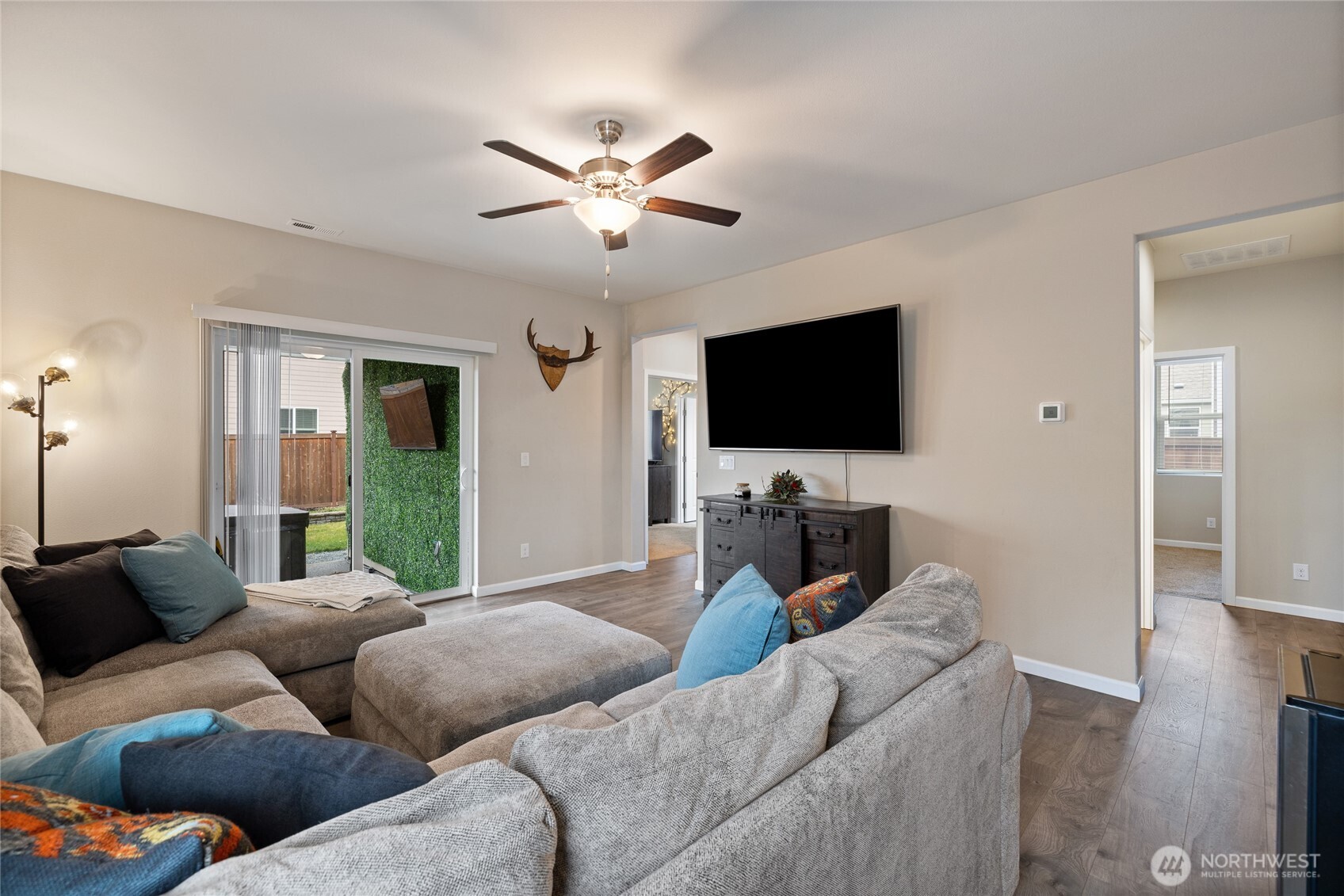 601 Petersen Drive E