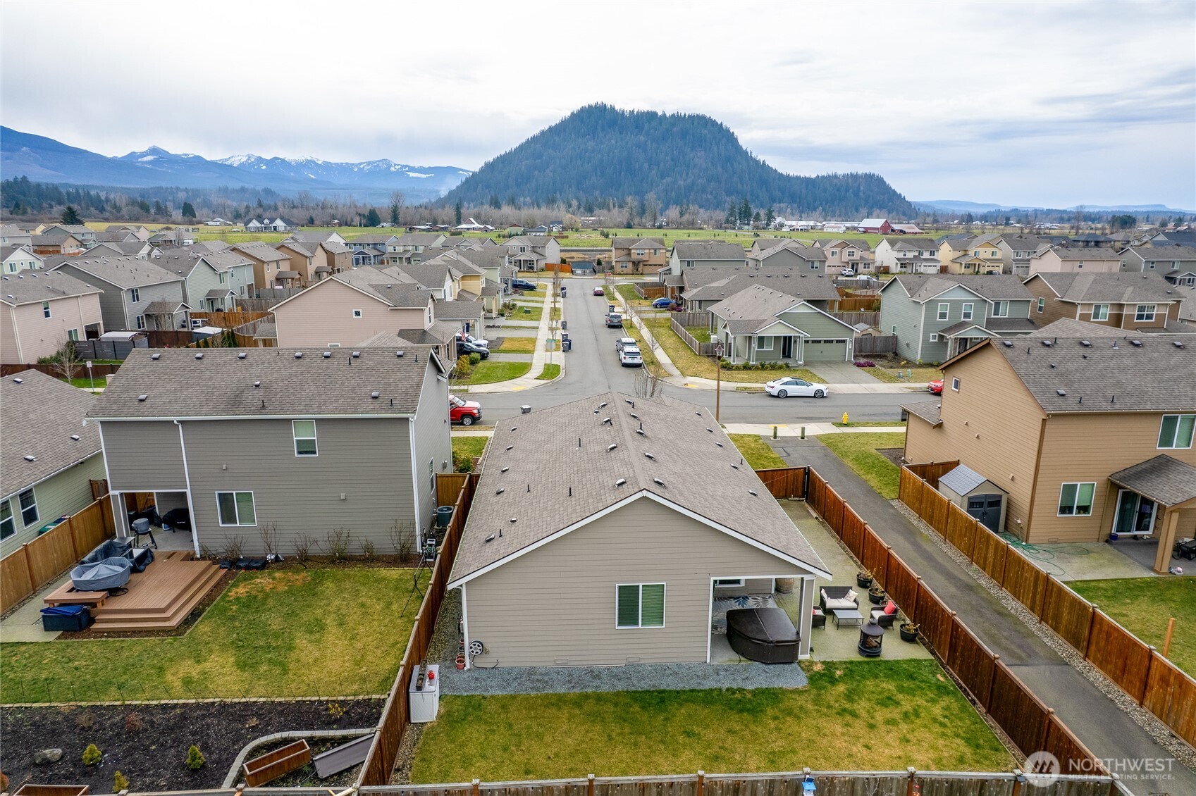 601 Petersen Drive E