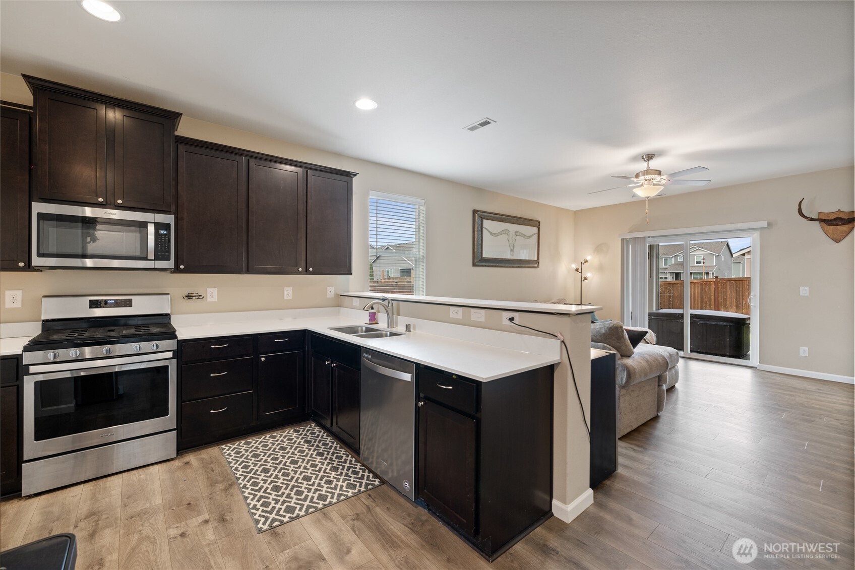 601 Petersen Drive E