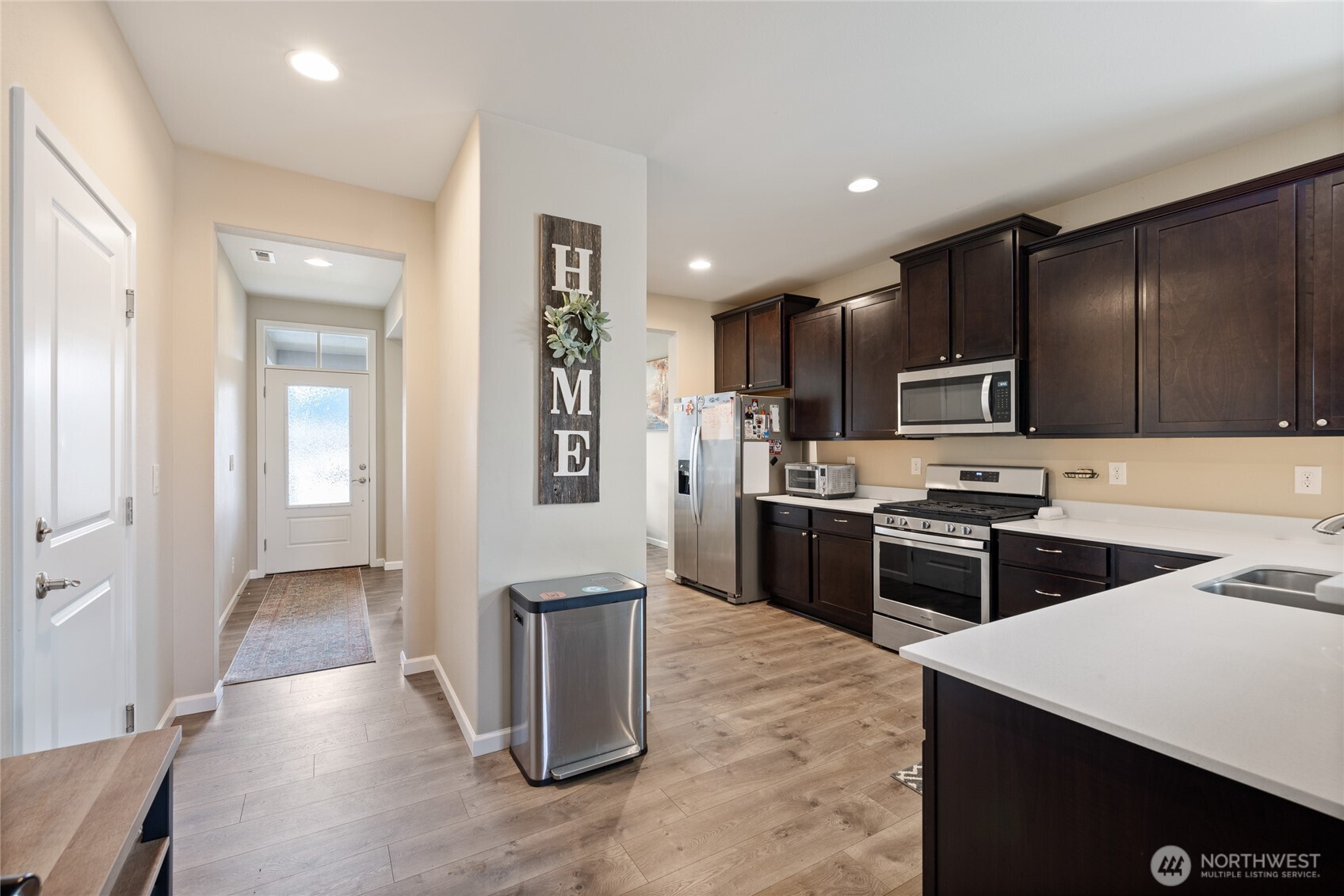 601 Petersen Drive E